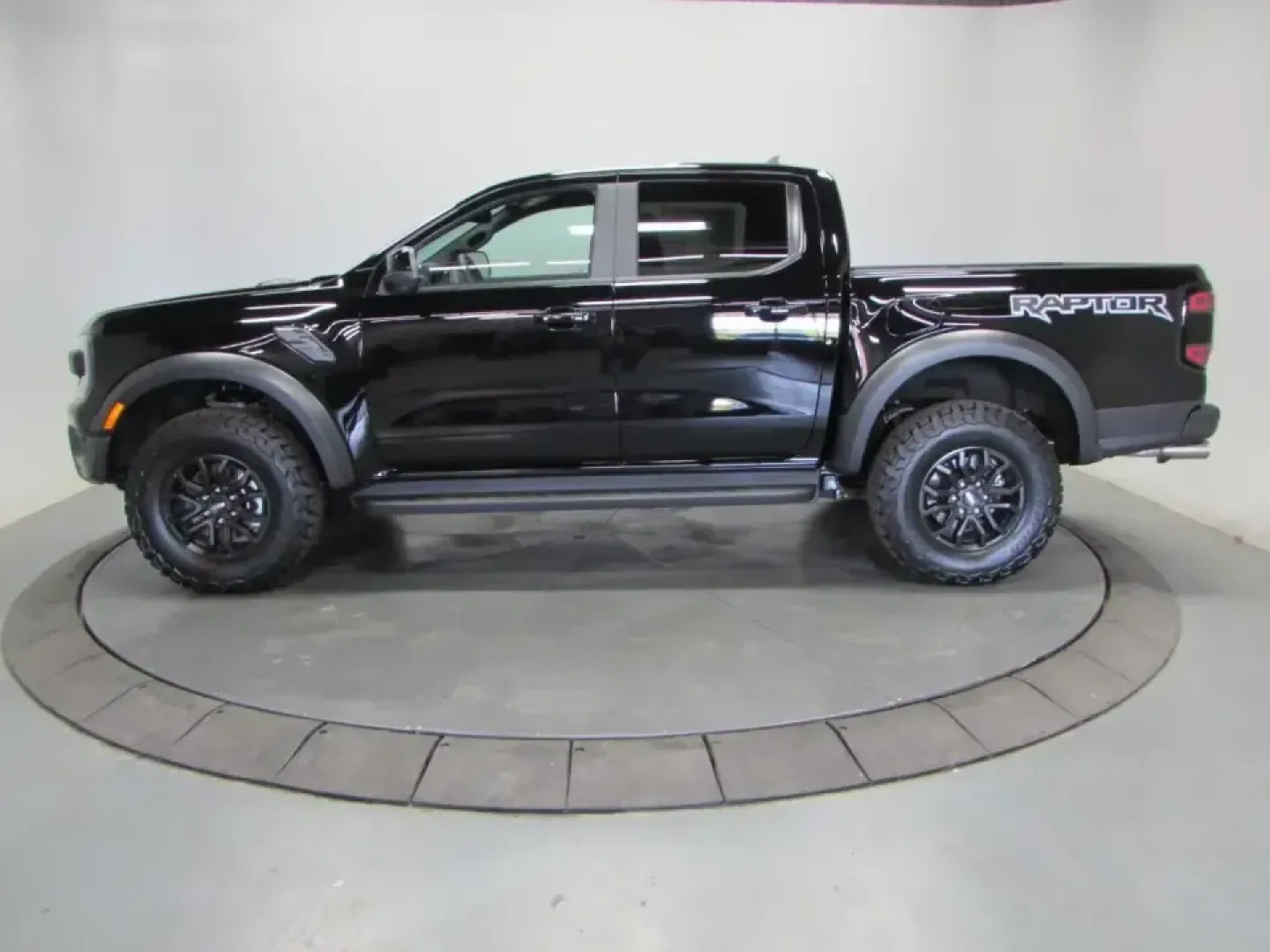 2026 Ford Ranger Raptor (1FTER4LR7TL) with an 3.0L EcoBoost V6 engine, Automatic transmission, located at 12836 Highway 21, De Soto, MO, 63020, (636) 337-7777, 38.151867, -90.575615 - If your weekends revolve around trailheads, lake days, towing toys, or simply wanting a confident daily driver that can handle Missouri backroads when the weather turns, this 2026 Ford Ranger Raptor is built for that lifestyle. With only 5 miles on the odometer, it delivers that just-arrived feel wi - Photo#3