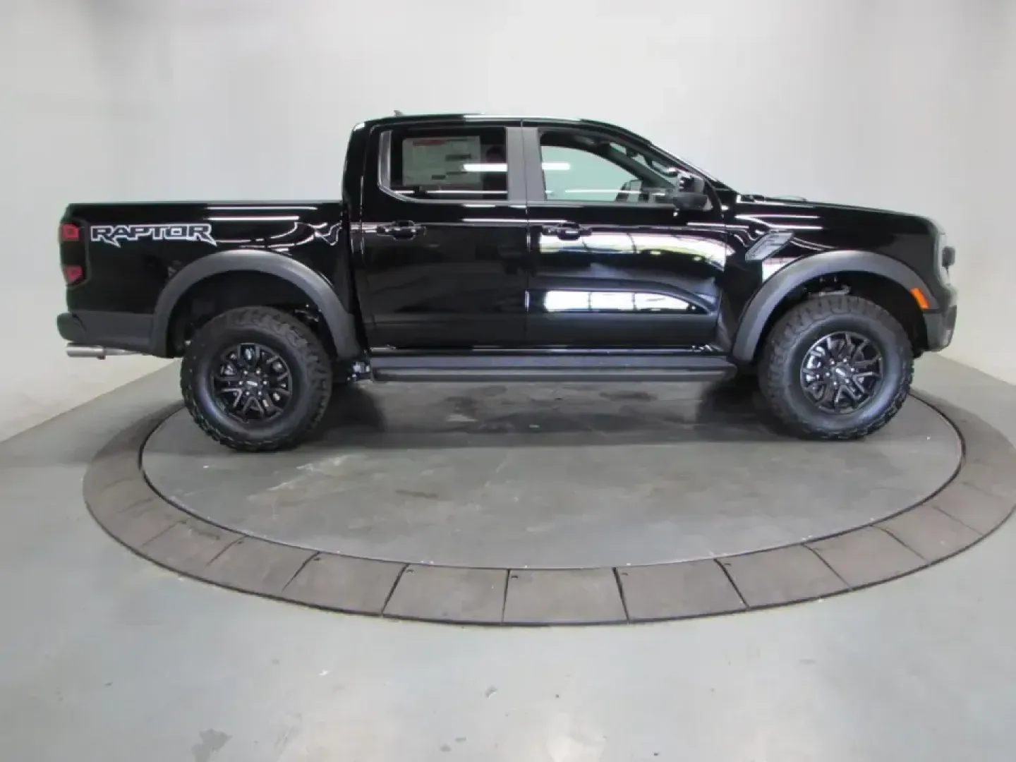 2026 Ford Ranger Raptor (1FTER4LR7TL) with an 3.0L EcoBoost V6 engine, Automatic transmission, located at 12836 Highway 21, De Soto, MO, 63020, (636) 337-7777, 38.151867, -90.575615 - If your weekends revolve around trailheads, lake days, towing toys, or simply wanting a confident daily driver that can handle Missouri backroads when the weather turns, this 2026 Ford Ranger Raptor is built for that lifestyle. With only 5 miles on the odometer, it delivers that just-arrived feel wi - Photo#7