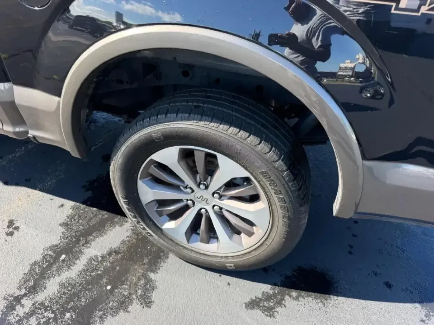 2020 /Dark Marsala Leather Ford F-150 King Ranch (1FTEW1E41LF) with an 3.5L V6 engine, Automatic transmission, located at 970 Woodlawn Dr., Farmington, MO, 63640, (573) 431-7800, 37.825642, -90.468674 - Whether your weekends revolve around towing a boat to the lake, hauling supplies for a home project, or packing up the family for a road trip through the Ozarks, this 2020 Ford F-150 King Ranch is the kind of truck that fits real life. With its upscale cabin, confident Four Wheel Drive capability, a - Photo#5