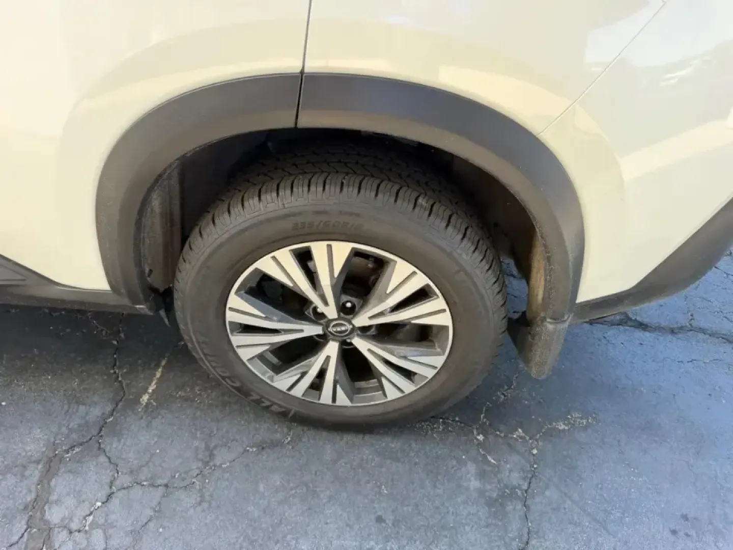 2023 /Charcoal Cloth Nissan Rogue SV (JN8BT3BB3PW) with an 1.5L Turbo engine, Automatic transmission, located at 141 Commercial Dr, Fredericktown, MO, 63645, (573) 783-6432, 37.570087, -90.320648 - Picture an SUV that can handle the Monday commute down US-67, a quick school drop-off loop through Fredericktown neighborhoods, and a spontaneous weekend escape toward St. Francois State Park-without draining your fuel budget or your patience. This **2023 Nissan Rogue SV AWD** is built for real-life - Photo#5