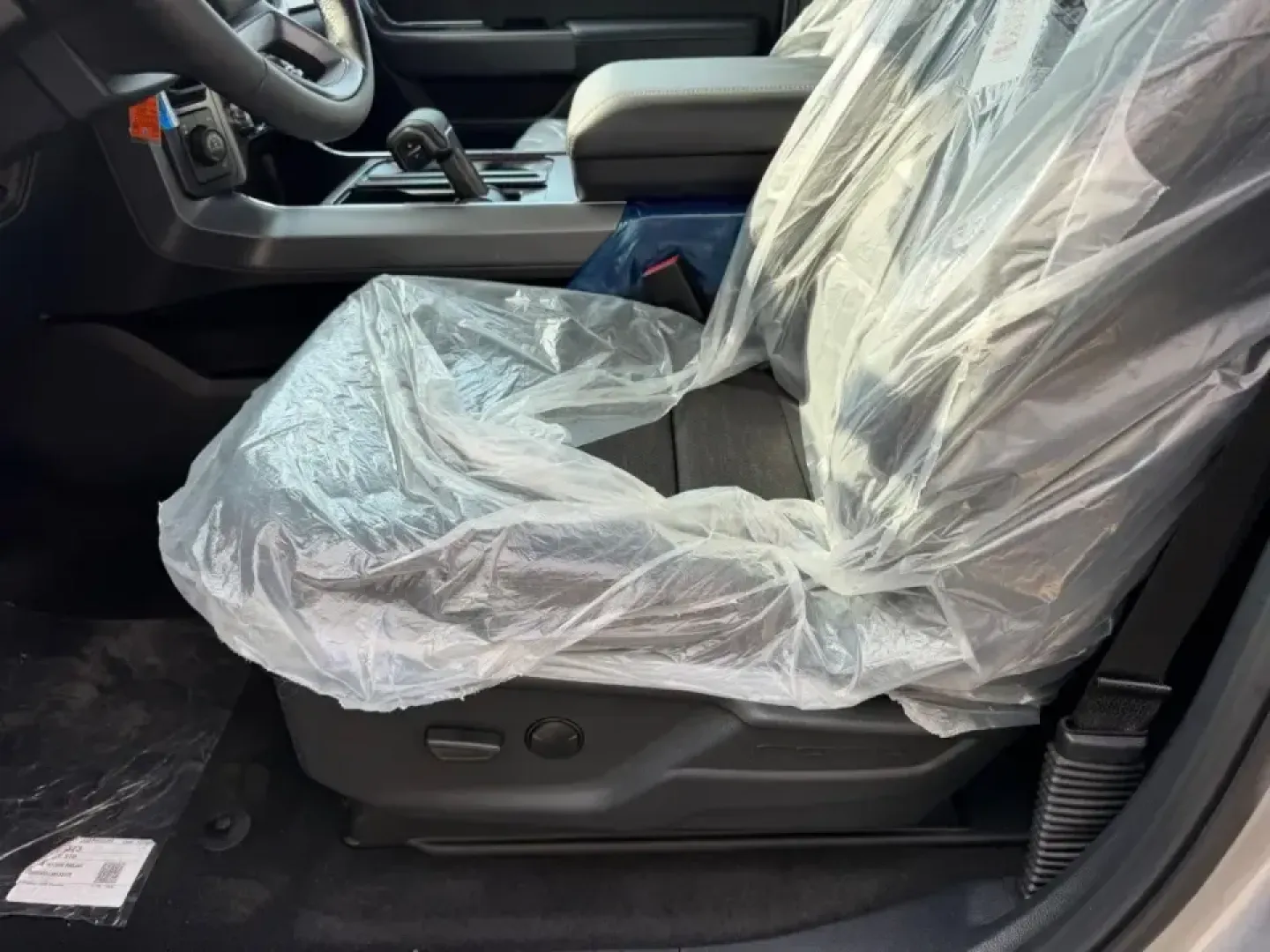 2026 /Black Cloth Ford F-150 XLT (1FTFW3L55TK) with an 5.0L engine, 6A transmission, located at 141 Commercial Dr, Fredericktown, MO, 63645, (573) 783-6432, 37.570087, -90.320648 - Built for Ozark backroads, jobsite demands, and effortless weekend getaways, this 2026 Ford F-150 XLT is the kind of truck that fits real life in Southeast Missouri-whether you're hauling gear to a campsite, towing for a home project, or cruising comfortably on the daily drive. With just 15 miles on - Photo#18