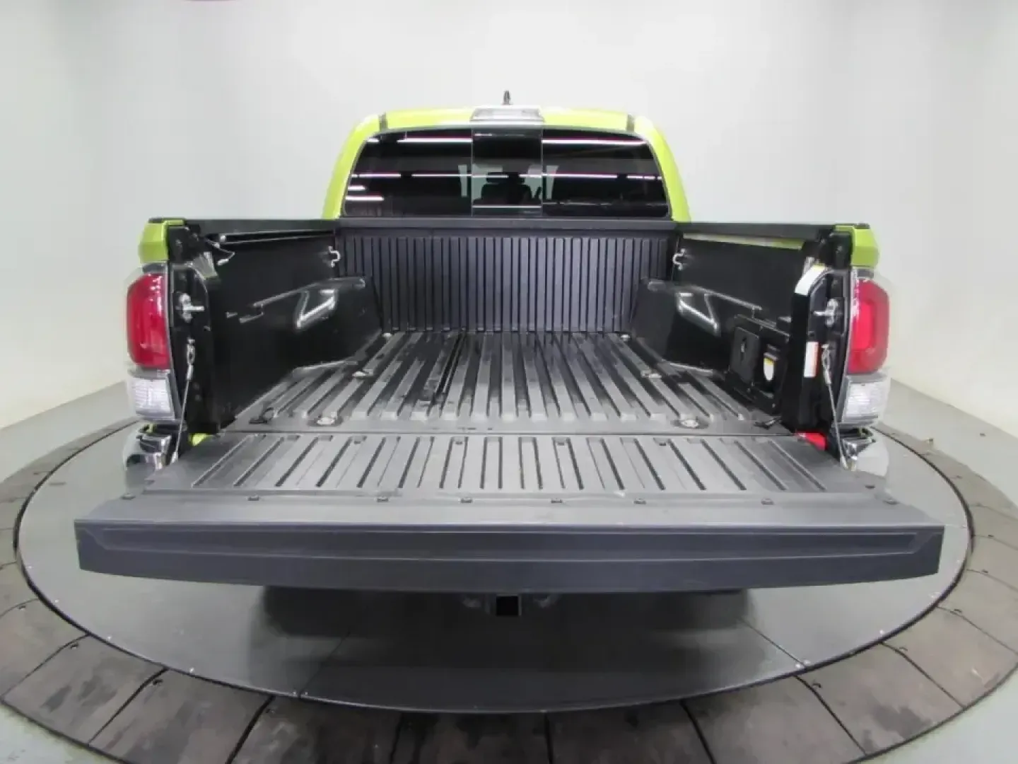 2023 /Black Toyota Tacoma TRD Off-Road V6 (3TYCZ5AN6PT) with an 3.5L V6 DOHC 24V engine, 6A transmission, located at 12830 Highway 21, De Soto, MO, 63020, (636) 337-7777, 38.153099, -90.573624 - Whether you're planning weekend trail runs in the Ozarks, hauling home-improvement supplies, or commuting confidently through changing Missouri weather, the 2023 Toyota Tacoma TRD Off-Road V6 is built for the kind of life that doesn't stay on the pavement. This green Tacoma blends everyday comfort w - Photo#10