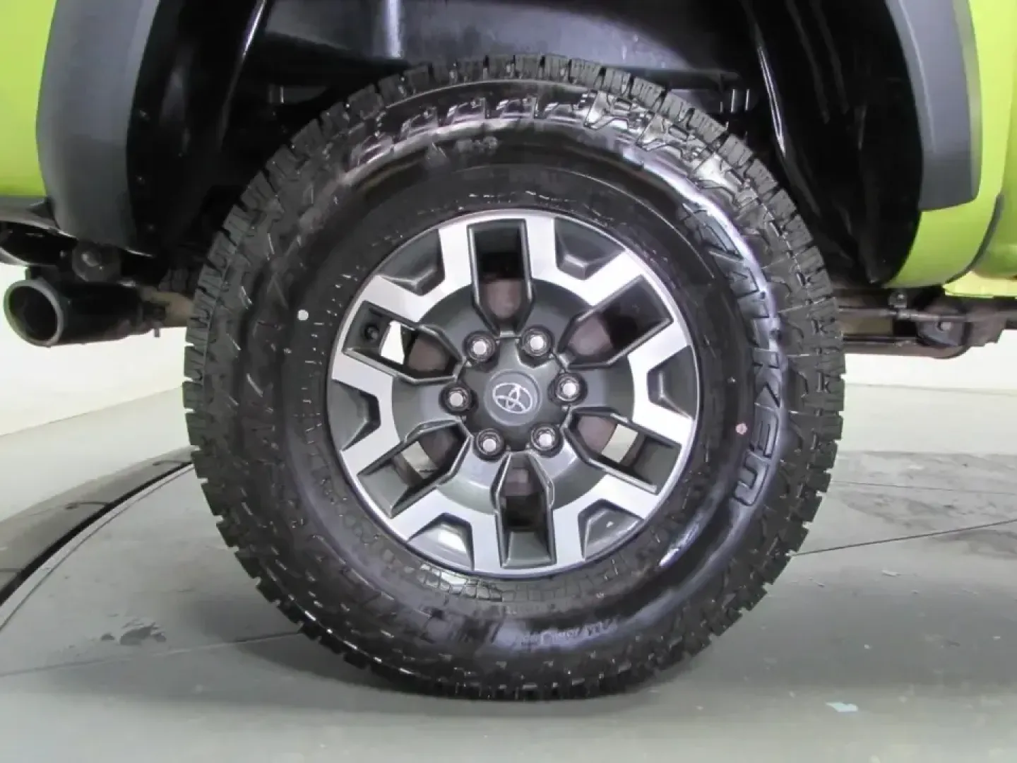 2023 /Black Toyota Tacoma TRD Off-Road V6 (3TYCZ5AN6PT) with an 3.5L V6 DOHC 24V engine, 6A transmission, located at 12830 Highway 21, De Soto, MO, 63020, (636) 337-7777, 38.153099, -90.573624 - Whether you're planning weekend trail runs in the Ozarks, hauling home-improvement supplies, or commuting confidently through changing Missouri weather, the 2023 Toyota Tacoma TRD Off-Road V6 is built for the kind of life that doesn't stay on the pavement. This green Tacoma blends everyday comfort w - Photo#8