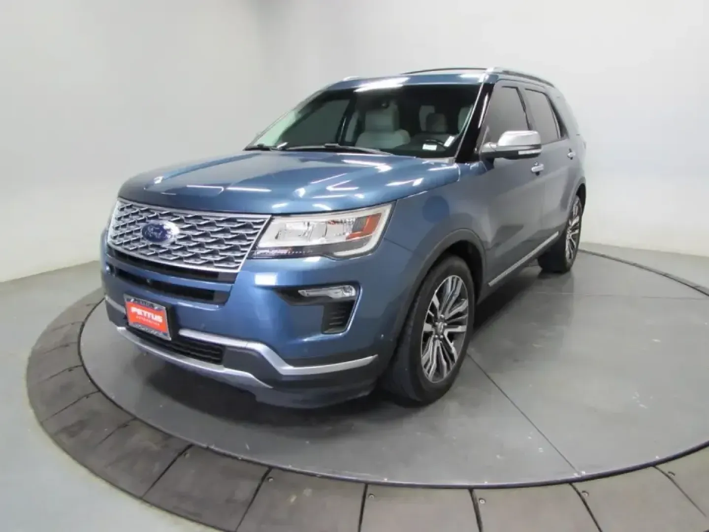 2018 /Medium Soft Ceramic Ford Explorer Platinum (1FM5K8HT1JG) with an 3.5L V6 DOHC 24V engine, Automatic transmission, located at 12836 Highway 21, De Soto, MO, 63020, (636) 337-7777, 38.151867, -90.575615 - Road-trip weekends, school-day carpools, and confident winter drives down Hwy 21 all get easier in a well-equipped SUV-and this **2018 Ford Explorer Platinum 4WD** is built for exactly that kind of real-life Missouri versatility. If you want a premium family hauler that can handle long commutes, unp - Photo#2