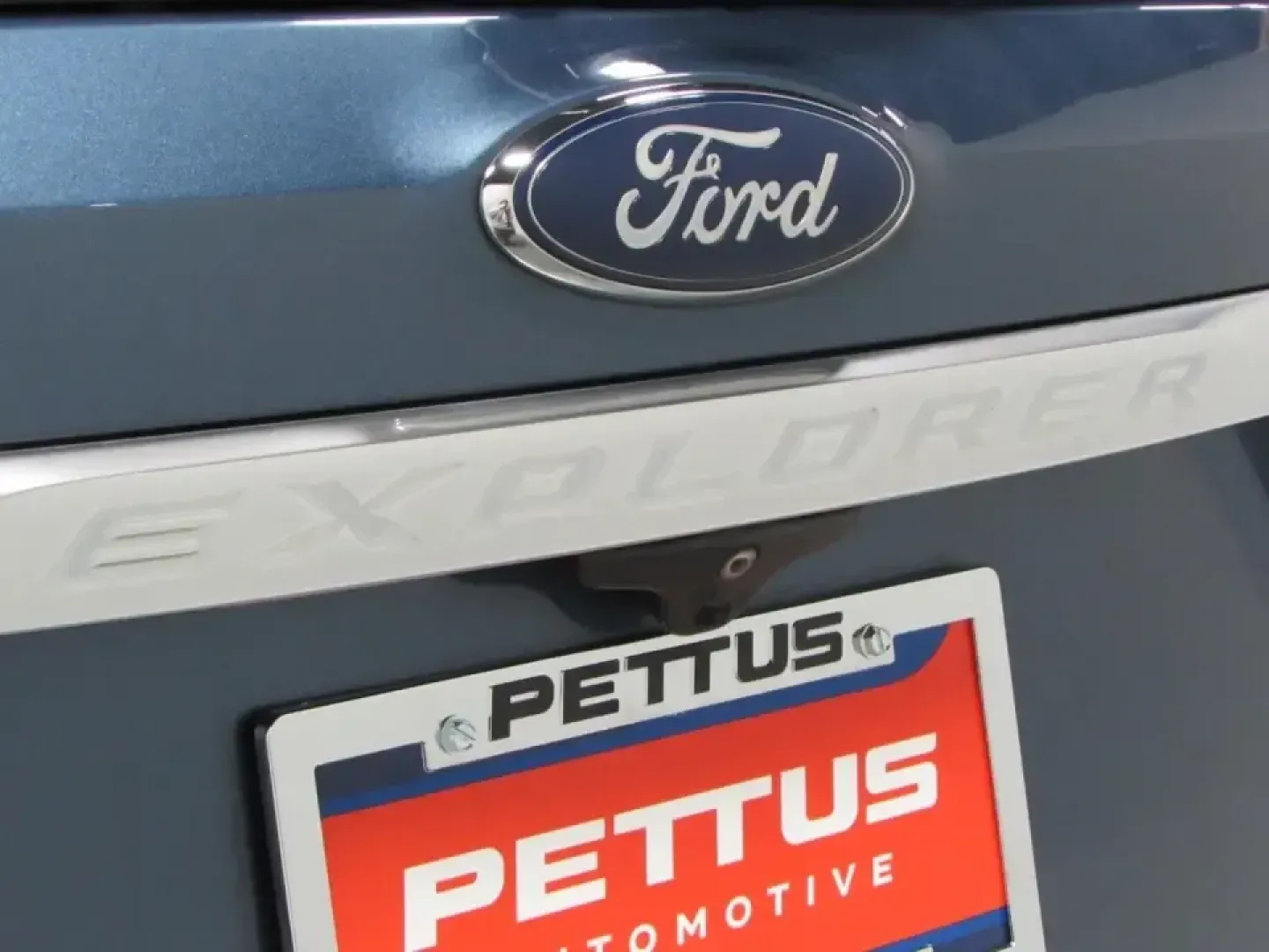 2018 /Medium Soft Ceramic Ford Explorer Platinum (1FM5K8HT1JG) with an 3.5L V6 DOHC 24V engine, Automatic transmission, located at 12836 Highway 21, De Soto, MO, 63020, (636) 337-7777, 38.151867, -90.575615 - Road-trip weekends, school-day carpools, and confident winter drives down Hwy 21 all get easier in a well-equipped SUV-and this **2018 Ford Explorer Platinum 4WD** is built for exactly that kind of real-life Missouri versatility. If you want a premium family hauler that can handle long commutes, unp - Photo#35