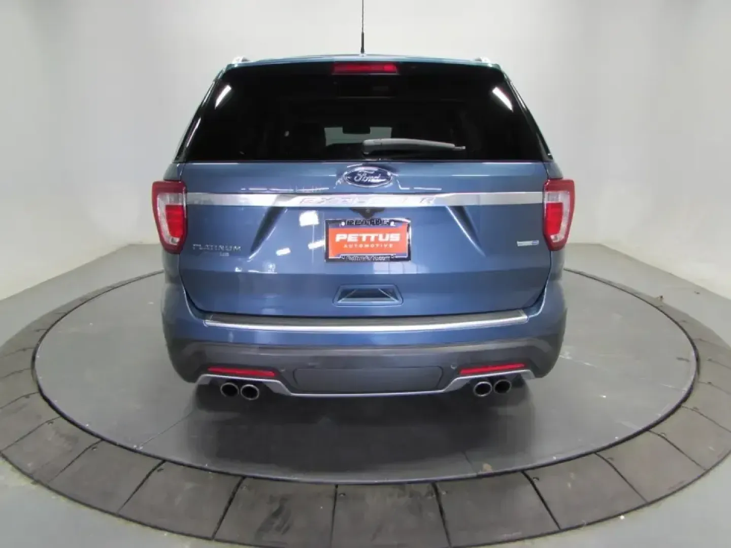 2018 /Medium Soft Ceramic Ford Explorer Platinum (1FM5K8HT1JG) with an 3.5L V6 DOHC 24V engine, Automatic transmission, located at 12836 Highway 21, De Soto, MO, 63020, (636) 337-7777, 38.151867, -90.575615 - Road-trip weekends, school-day carpools, and confident winter drives down Hwy 21 all get easier in a well-equipped SUV-and this **2018 Ford Explorer Platinum 4WD** is built for exactly that kind of real-life Missouri versatility. If you want a premium family hauler that can handle long commutes, unp - Photo#5
