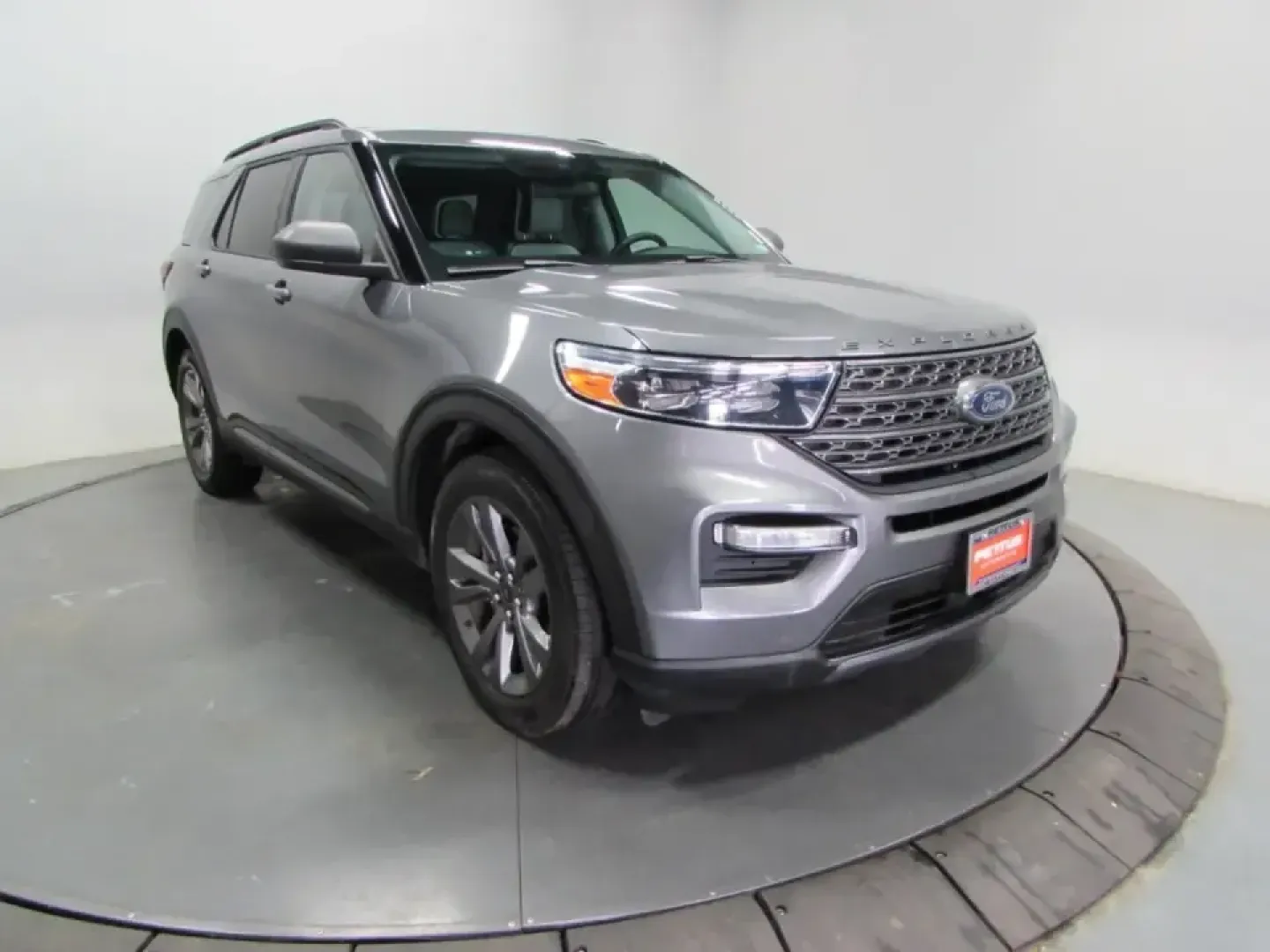 2021 /Light Slate Ford Explorer XLT (1FMSK8DH0MG) with an 2.3L L4 DOHC 16V engine, Automatic transmission, located at 12836 Highway 21, De Soto, MO, 63020, (636) 337-7777, 38.151867, -90.575615 - Ready for school drop-offs, long commutes down MO-21, and weekend escapes to Washington State Park or a day trip toward St. Louis, this 2021 Ford Explorer XLT is the kind of SUV that fits real life in De Soto. With confident Four Wheel Drive for rough weather, roomy three-row flexibility for growing - Photo#0