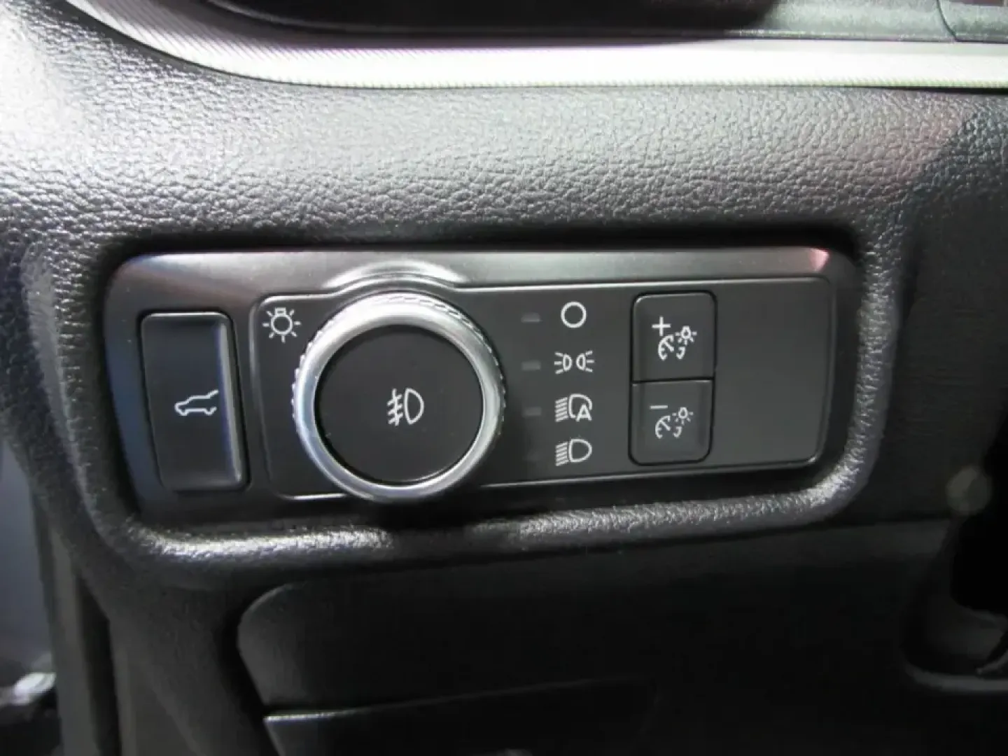 2021 /Light Slate Ford Explorer XLT (1FMSK8DH0MG) with an 2.3L L4 DOHC 16V engine, Automatic transmission, located at 12836 Highway 21, De Soto, MO, 63020, (636) 337-7777, 38.151867, -90.575615 - Ready for school drop-offs, long commutes down MO-21, and weekend escapes to Washington State Park or a day trip toward St. Louis, this 2021 Ford Explorer XLT is the kind of SUV that fits real life in De Soto. With confident Four Wheel Drive for rough weather, roomy three-row flexibility for growing - Photo#23