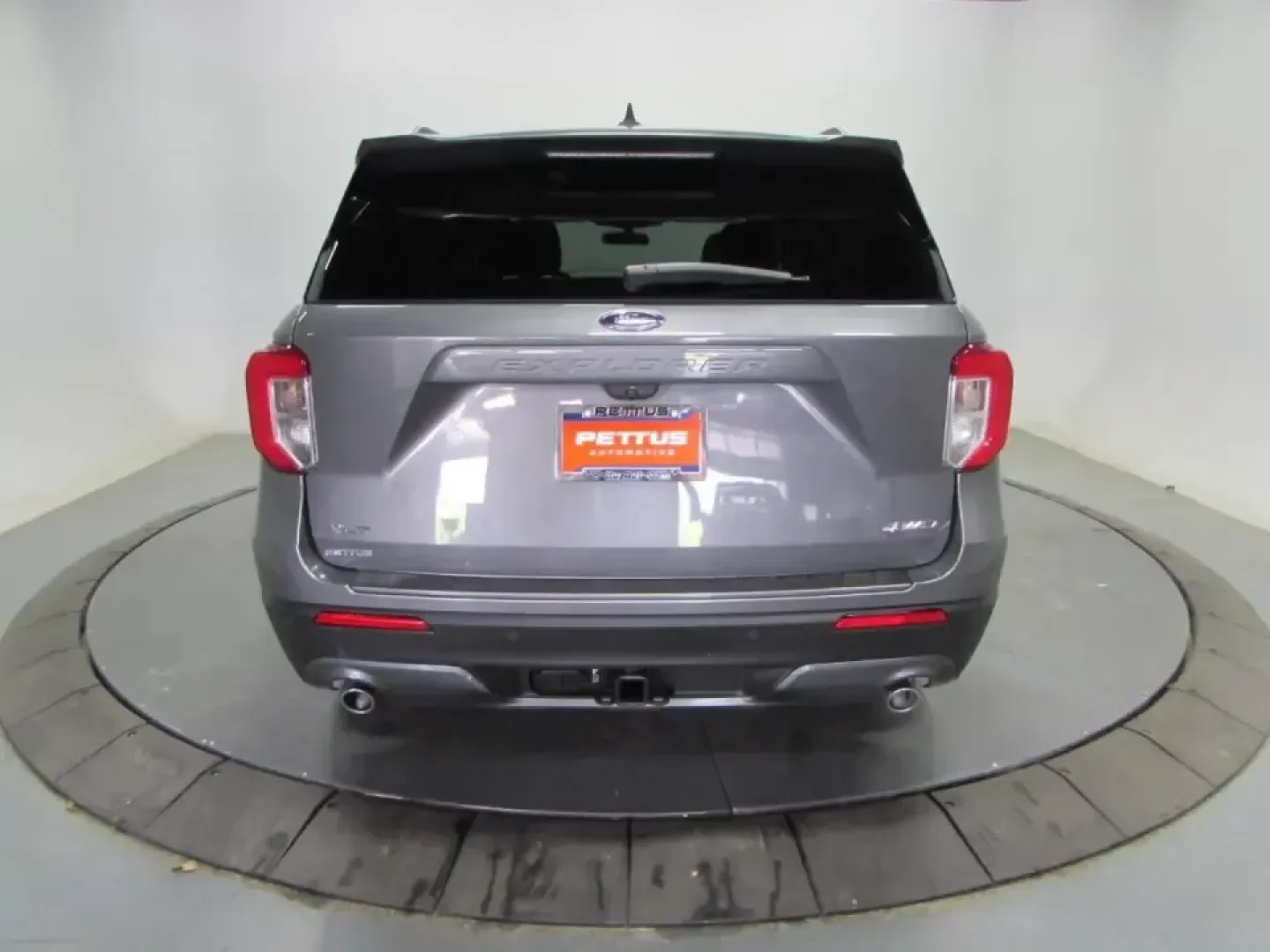 2021 /Light Slate Ford Explorer XLT (1FMSK8DH0MG) with an 2.3L L4 DOHC 16V engine, Automatic transmission, located at 12836 Highway 21, De Soto, MO, 63020, (636) 337-7777, 38.151867, -90.575615 - Ready for school drop-offs, long commutes down MO-21, and weekend escapes to Washington State Park or a day trip toward St. Louis, this 2021 Ford Explorer XLT is the kind of SUV that fits real life in De Soto. With confident Four Wheel Drive for rough weather, roomy three-row flexibility for growing - Photo#5