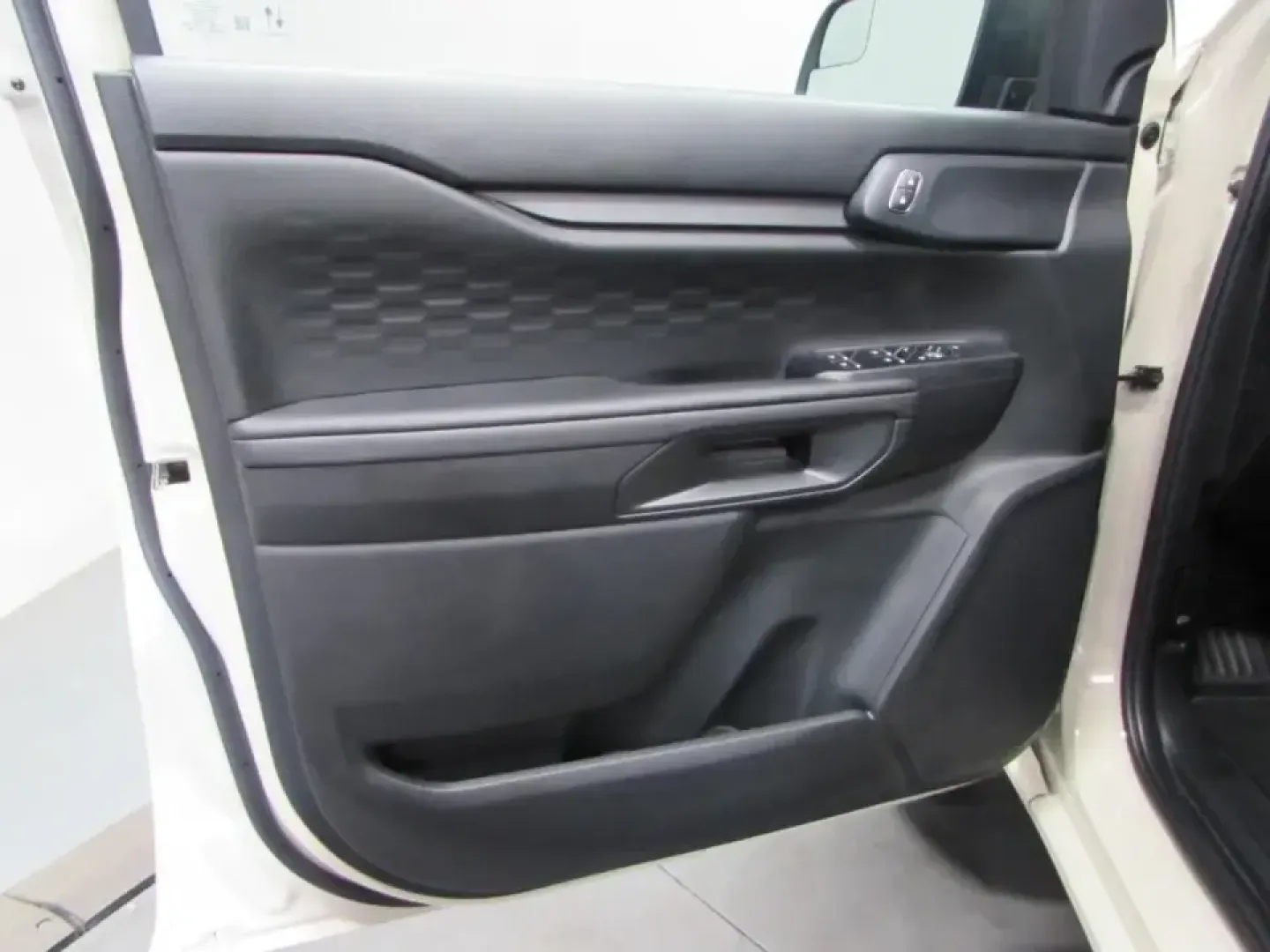 2026 /Ebony Ford Ranger XL (1FTER4PH6TL) with an 2.3L EcoBoost engine, Automatic transmission, located at 12836 Highway 21, De Soto, MO, 63020, (636) 337-7777, 38.151867, -90.575615 - Built for busy workweeks in De Soto and spontaneous weekend escapes to the Ozarks, this **2026 Ford Ranger XL 4WD** is the kind of midsize truck that fits real life-whether you're hauling supplies, commuting down **MO-21**, or loading up for a river day near the **Big River**. With just **5 miles** - Photo#11