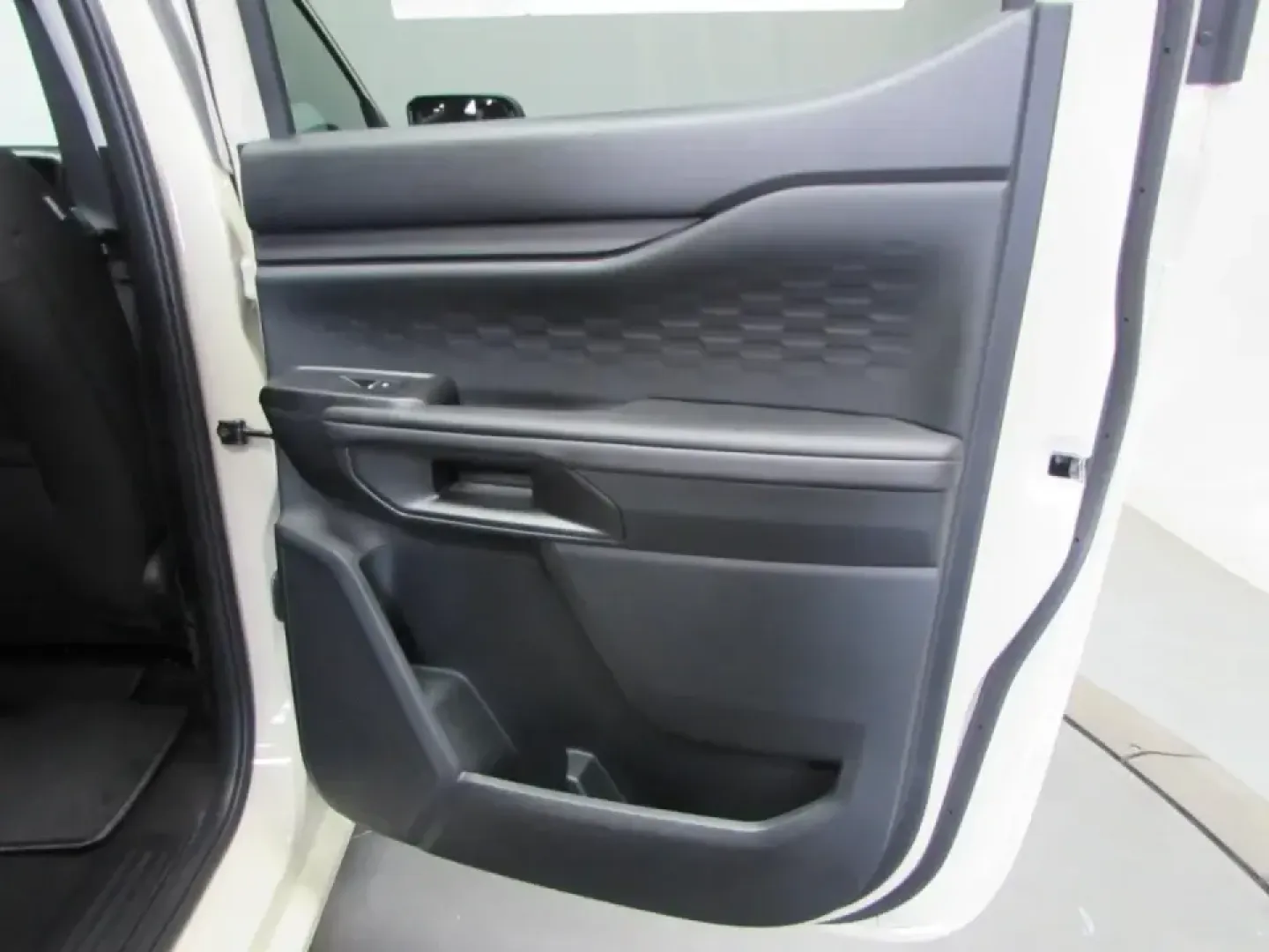 2026 /Ebony Ford Ranger XL (1FTER4PH6TL) with an 2.3L EcoBoost engine, Automatic transmission, located at 12836 Highway 21, De Soto, MO, 63020, (636) 337-7777, 38.151867, -90.575615 - Built for busy workweeks in De Soto and spontaneous weekend escapes to the Ozarks, this **2026 Ford Ranger XL 4WD** is the kind of midsize truck that fits real life-whether you're hauling supplies, commuting down **MO-21**, or loading up for a river day near the **Big River**. With just **5 miles** - Photo#17