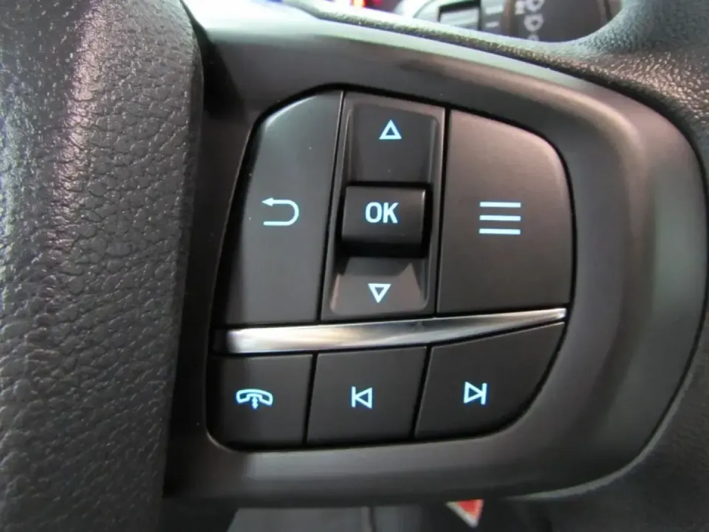 2026 /Ebony Ford Ranger XL (1FTER4PH6TL) with an 2.3L EcoBoost engine, Automatic transmission, located at 12836 Highway 21, De Soto, MO, 63020, (636) 337-7777, 38.151867, -90.575615 - Built for busy workweeks in De Soto and spontaneous weekend escapes to the Ozarks, this **2026 Ford Ranger XL 4WD** is the kind of midsize truck that fits real life-whether you're hauling supplies, commuting down **MO-21**, or loading up for a river day near the **Big River**. With just **5 miles** - Photo#23