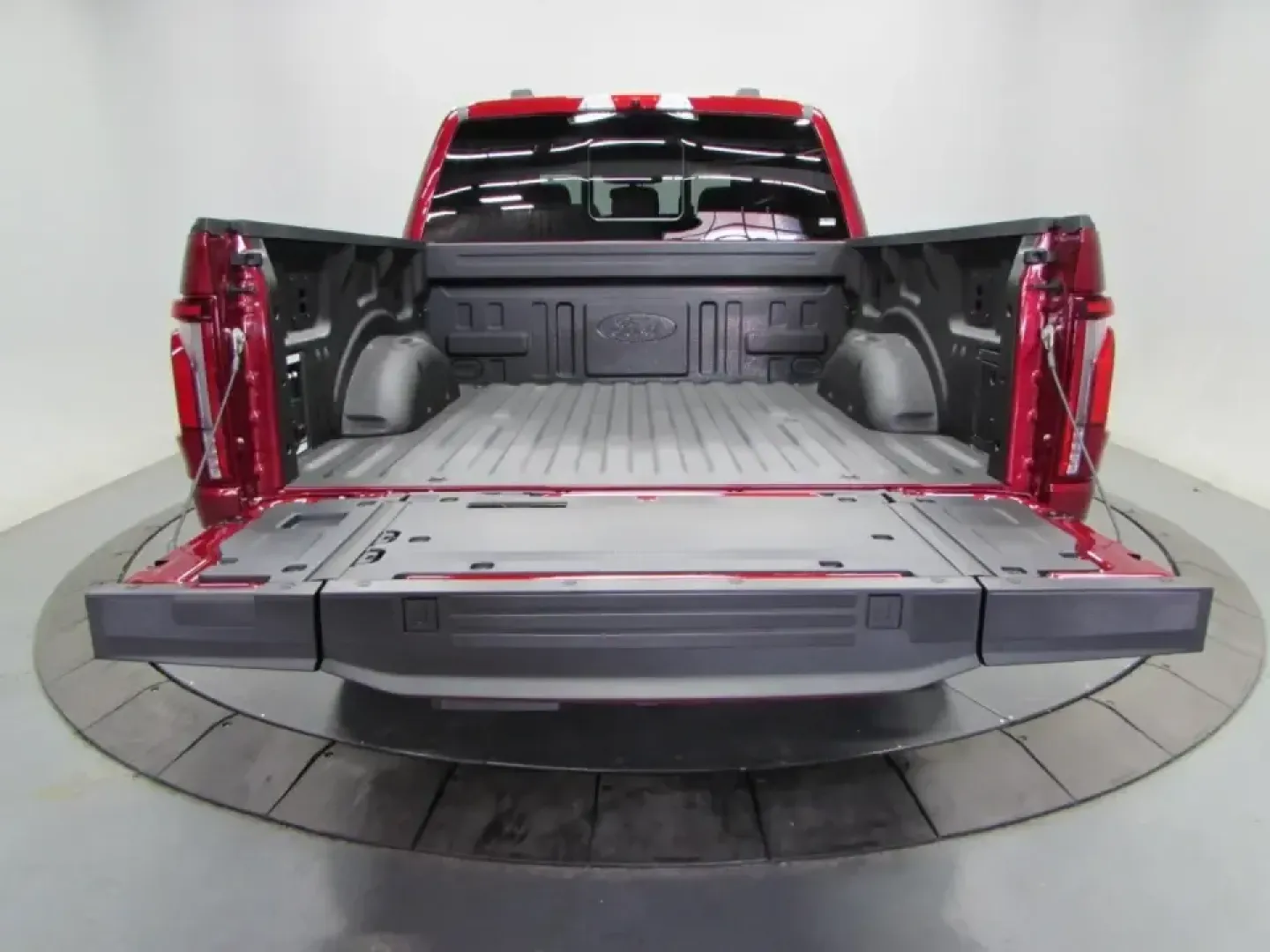 2026 Ford F-150 Platinum (1FTFW7LD0TF) with an 3.5L V6 engine, 6A transmission, located at 12836 Highway 21, De Soto, MO, 63020, (636) 337-7777, 38.151867, -90.575615 - Whether your weekends revolve around towing a boat to nearby lakes, hauling gear for home projects, or packing up the crew for a road trip down I55, this 2026 Ford F150 Platinum Hybrid is built for a lifestyle that doesn't slow down. With just **5 miles** on the odometer, it offers the confidence of - Photo#10