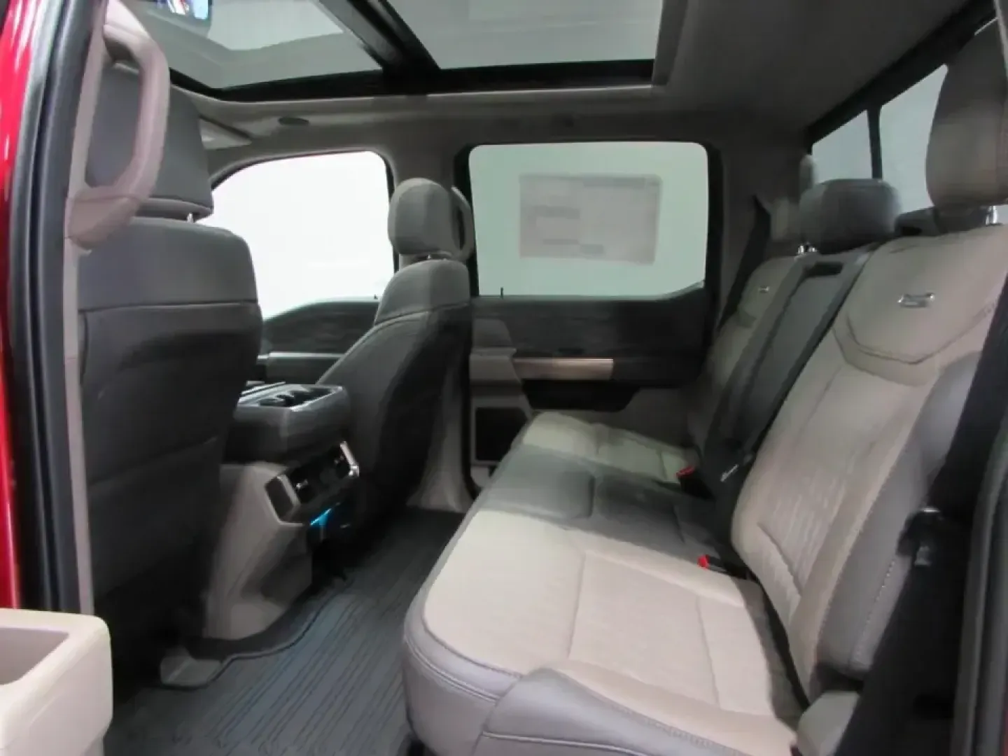 2026 Ford F-150 Platinum (1FTFW7LD0TF) with an 3.5L V6 engine, 6A transmission, located at 12836 Highway 21, De Soto, MO, 63020, (636) 337-7777, 38.151867, -90.575615 - Whether your weekends revolve around towing a boat to nearby lakes, hauling gear for home projects, or packing up the crew for a road trip down I55, this 2026 Ford F150 Platinum Hybrid is built for a lifestyle that doesn't slow down. With just **5 miles** on the odometer, it offers the confidence of - Photo#14