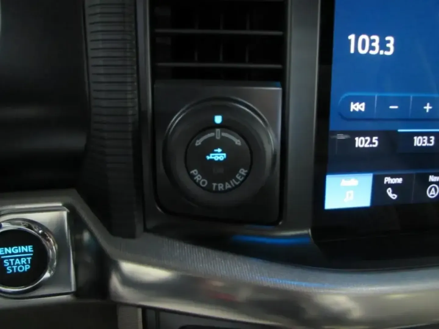 2026 Ford F-150 Platinum (1FTFW7LD0TF) with an 3.5L V6 engine, 6A transmission, located at 12836 Highway 21, De Soto, MO, 63020, (636) 337-7777, 38.151867, -90.575615 - Whether your weekends revolve around towing a boat to nearby lakes, hauling gear for home projects, or packing up the crew for a road trip down I55, this 2026 Ford F150 Platinum Hybrid is built for a lifestyle that doesn't slow down. With just **5 miles** on the odometer, it offers the confidence of - Photo#29