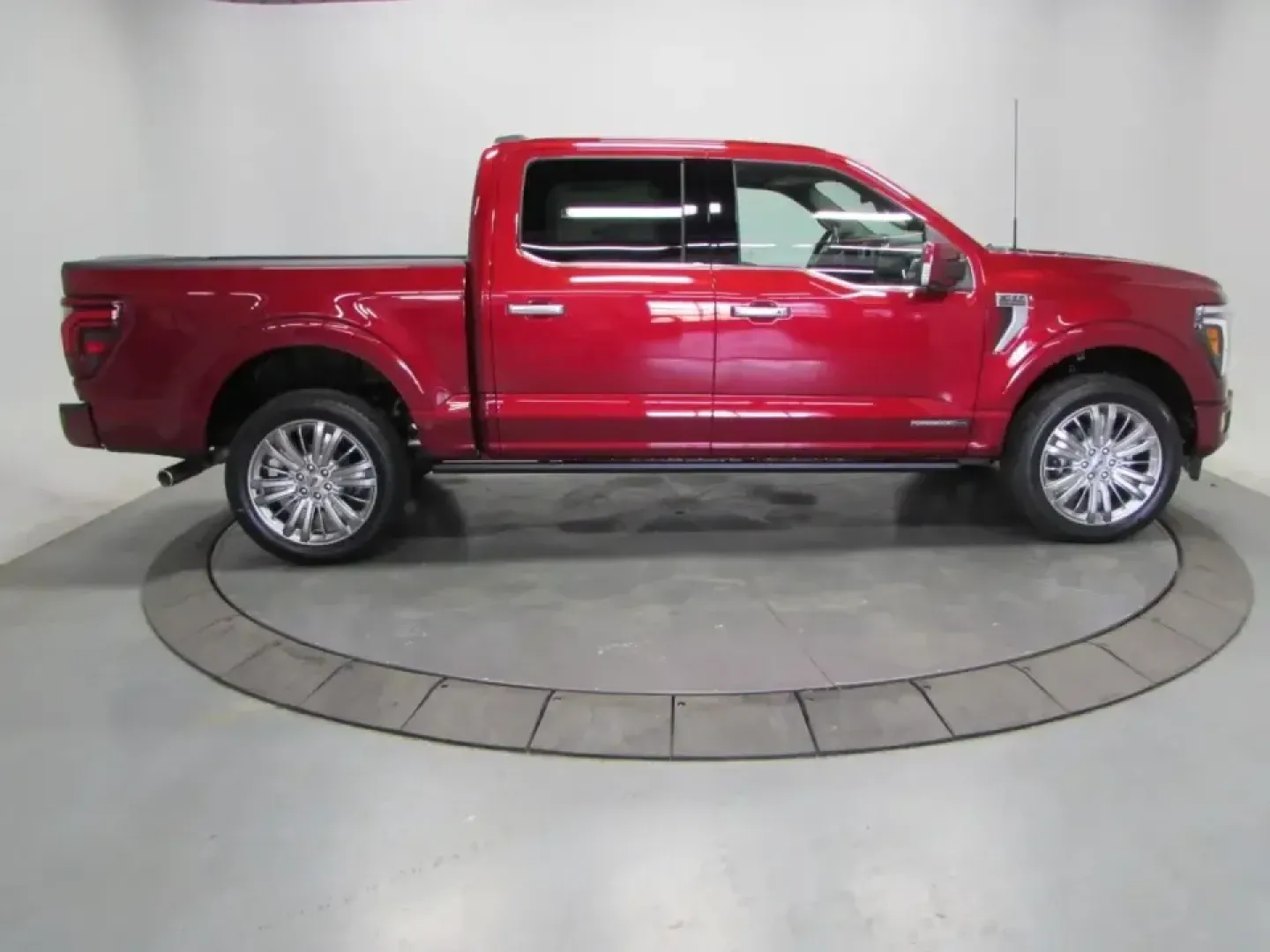 2026 Ford F-150 Platinum (1FTFW7LD0TF) with an 3.5L V6 engine, 6A transmission, located at 12836 Highway 21, De Soto, MO, 63020, (636) 337-7777, 38.151867, -90.575615 - Whether your weekends revolve around towing a boat to nearby lakes, hauling gear for home projects, or packing up the crew for a road trip down I55, this 2026 Ford F150 Platinum Hybrid is built for a lifestyle that doesn't slow down. With just **5 miles** on the odometer, it offers the confidence of - Photo#7