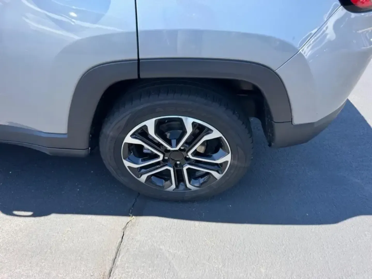 2024 /Black Leather Jeep Compass Limited (3C4NJDCNXRT) with an 2.0L I4 DOHC DI Turbo engine, Automatic transmission, located at 970 Woodlawn Dr., Farmington, MO, 63640, (573) 431-7800, 37.825642, -90.468674 - Weekend getaways to the St. Francois Mountains, confident winter commuting on slick Missouri mornings, and everyday errands around town-this 2024 Jeep Compass Limited 4x4 is built for the lifestyle of drivers who want one SUV that can do it all. If you've been searching used cars near me and need a - Photo#5