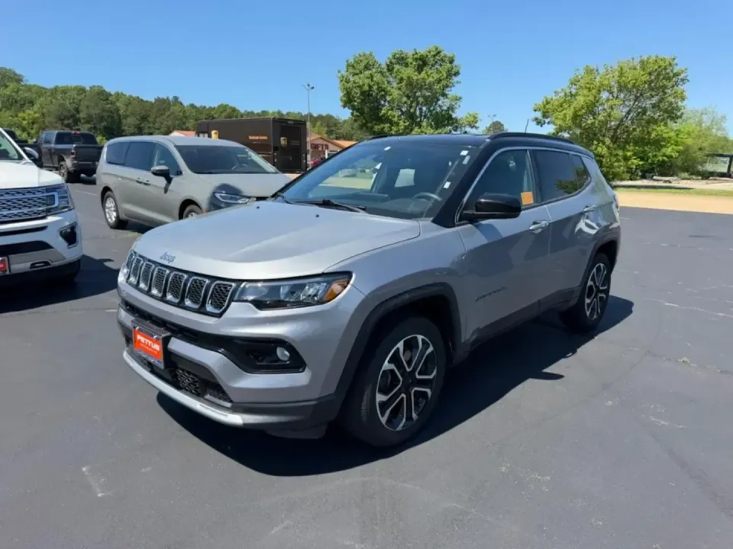 2024 /Black Leather Jeep Compass Limited (3C4NJDCNXRT) with an 2.0L I4 DOHC DI Turbo engine, Automatic transmission, located at 970 Woodlawn Dr., Farmington, MO, 63640, (573) 431-7800, 37.825642, -90.468674 - Weekend getaways to the St. Francois Mountains, confident winter commuting on slick Missouri mornings, and everyday errands around town-this 2024 Jeep Compass Limited 4x4 is built for the lifestyle of drivers who want one SUV that can do it all. If you've been searching used cars near me and need a - Photo#6