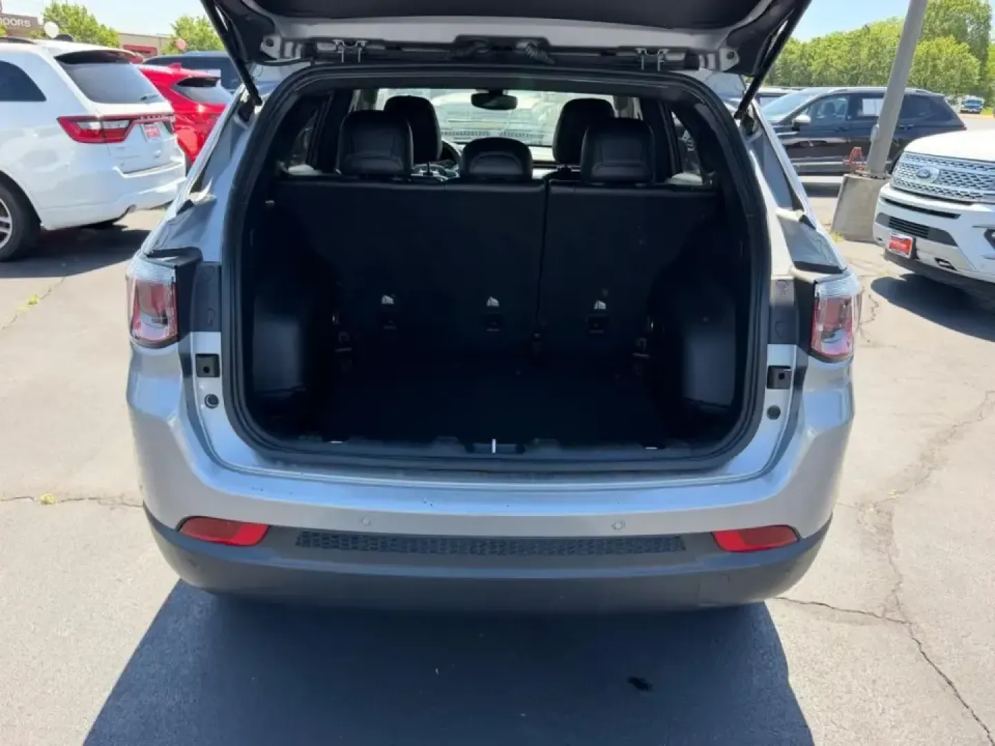 2024 /Black Leather Jeep Compass Limited (3C4NJDCNXRT) with an 2.0L I4 DOHC DI Turbo engine, Automatic transmission, located at 970 Woodlawn Dr., Farmington, MO, 63640, (573) 431-7800, 37.825642, -90.468674 - Weekend getaways to the St. Francois Mountains, confident winter commuting on slick Missouri mornings, and everyday errands around town-this 2024 Jeep Compass Limited 4x4 is built for the lifestyle of drivers who want one SUV that can do it all. If you've been searching used cars near me and need a - Photo#4