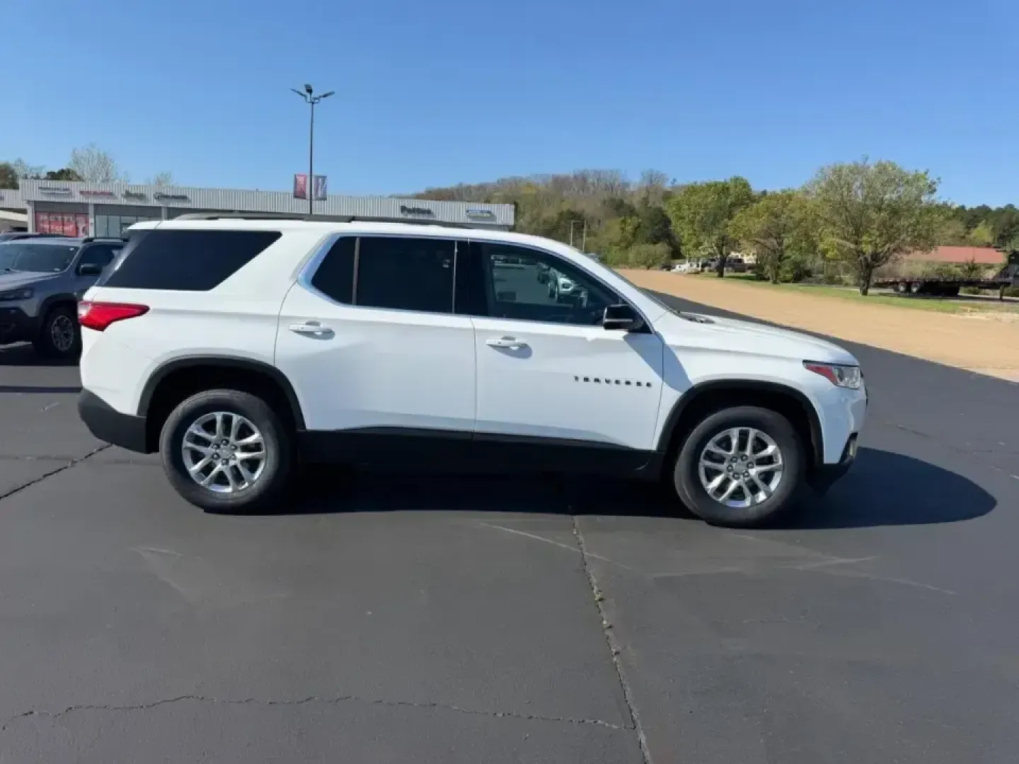 2021 /Jet Black Cloth Chevrolet Traverse LT 1LT (1GNEVGKW1MJ) with an 3.6L V6 / SIDI / VVT engine, Automatic transmission, located at 970 Woodlawn Dr., Farmington, MO, 63640, (573) 431-7800, 37.825642, -90.468674 - Pack up the kids, load the cooler, and point the nose toward weekend fun-this 2021 Chevrolet Traverse LT 1LT is built for real-life family logistics and road-trip comfort, with the confidence of All Wheel Drive for Missouri weather and those last-minute getaways. If you've been searching for a spaci - Photo#1