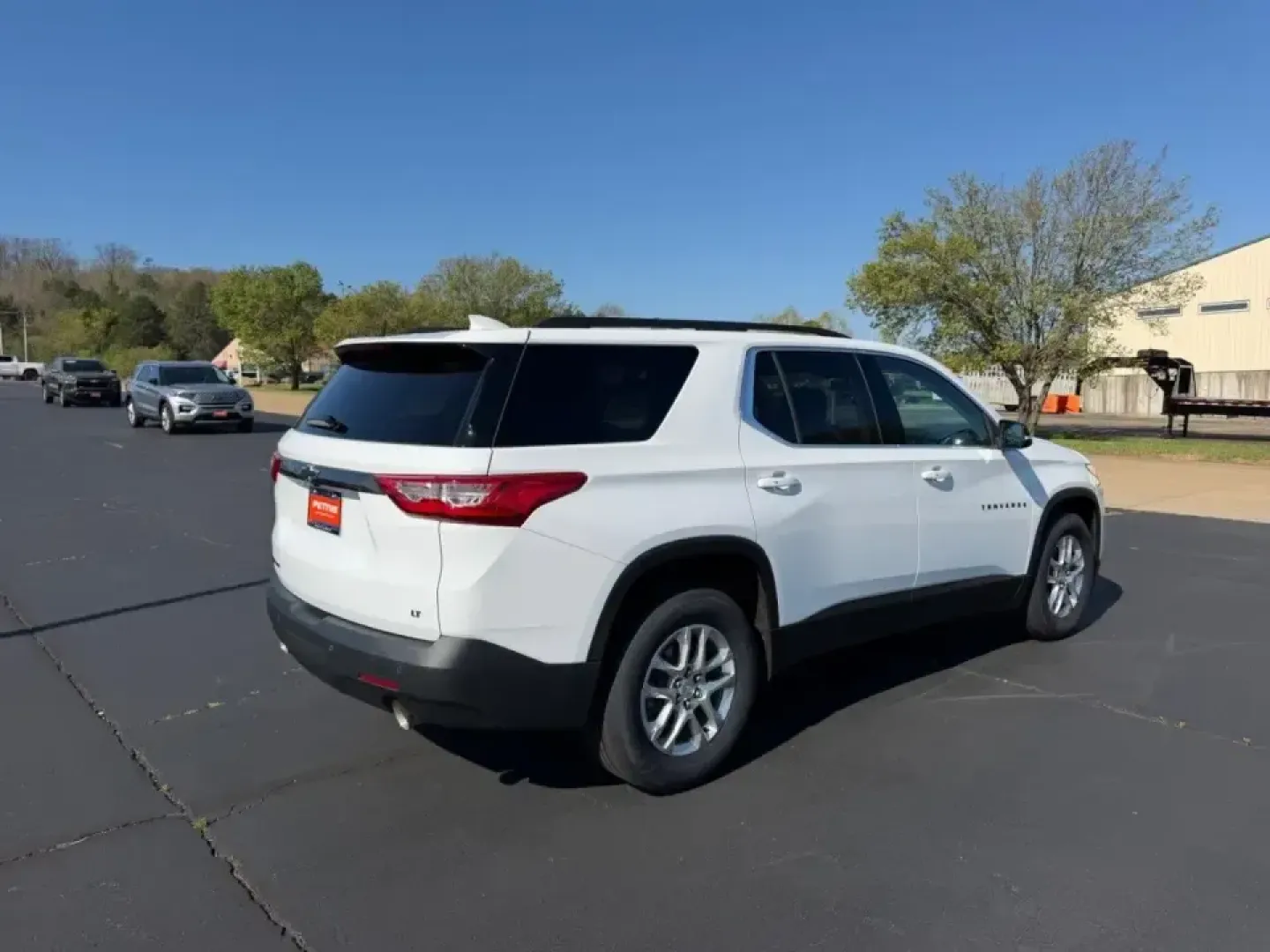 2021 /Jet Black Cloth Chevrolet Traverse LT 1LT (1GNEVGKW1MJ) with an 3.6L V6 / SIDI / VVT engine, Automatic transmission, located at 970 Woodlawn Dr., Farmington, MO, 63640, (573) 431-7800, 37.825642, -90.468674 - Pack up the kids, load the cooler, and point the nose toward weekend fun-this 2021 Chevrolet Traverse LT 1LT is built for real-life family logistics and road-trip comfort, with the confidence of All Wheel Drive for Missouri weather and those last-minute getaways. If you've been searching for a spaci - Photo#2