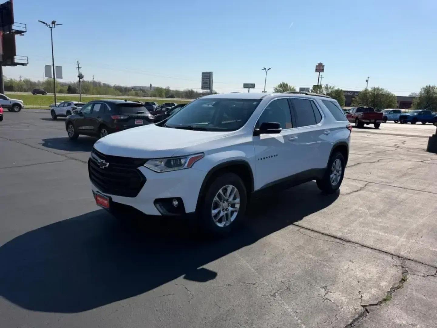 2021 /Jet Black Cloth Chevrolet Traverse LT 1LT (1GNEVGKW1MJ) with an 3.6L V6 / SIDI / VVT engine, Automatic transmission, located at 970 Woodlawn Dr., Farmington, MO, 63640, (573) 431-7800, 37.825642, -90.468674 - Pack up the kids, load the cooler, and point the nose toward weekend fun-this 2021 Chevrolet Traverse LT 1LT is built for real-life family logistics and road-trip comfort, with the confidence of All Wheel Drive for Missouri weather and those last-minute getaways. If you've been searching for a spaci - Photo#7