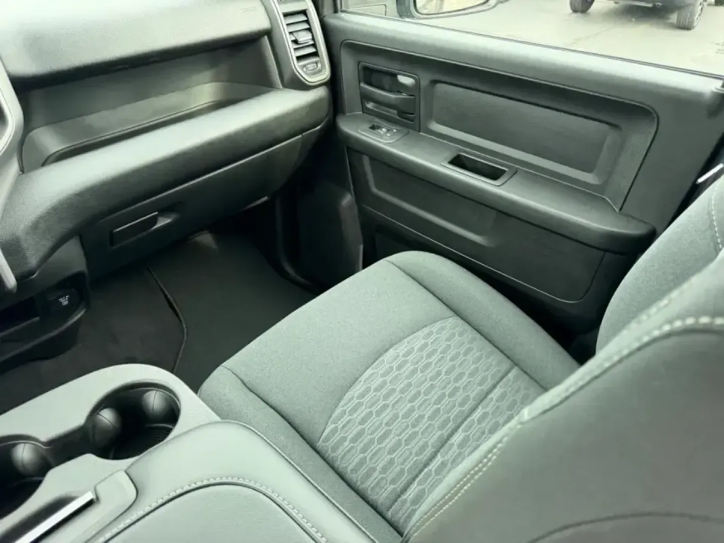 2026 /Diesel Gray/Black Cloth Ram 3500 Tradesman (3C63RRGL2TG) with an Straight 6 Turbocharged Diesel engine, 6A transmission, located at 970 Woodlawn Dr., Farmington, MO, 63640, (573) 431-7800, 37.825642, -90.468674 - Built for the kind of life that doesn't stop when the pavement ends, this 2026 Ram 3500 Tradesman is the work-and-weekend truck for Farmington drivers who haul, tow, and travel with confidence-whether you're heading out before sunrise for the jobsite, loading up for a family road trip, or pulling a - Photo#16