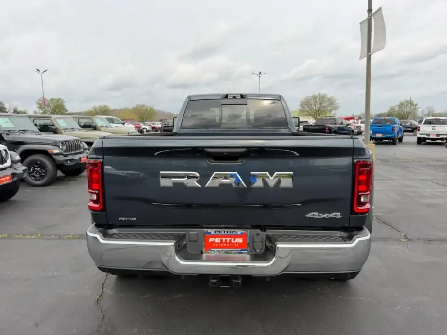 2026 /Diesel Gray/Black Cloth Ram 3500 Tradesman (3C63RRGL2TG) with an Straight 6 Turbocharged Diesel engine, 6A transmission, located at 970 Woodlawn Dr., Farmington, MO, 63640, (573) 431-7800, 37.825642, -90.468674 - Built for the kind of life that doesn't stop when the pavement ends, this 2026 Ram 3500 Tradesman is the work-and-weekend truck for Farmington drivers who haul, tow, and travel with confidence-whether you're heading out before sunrise for the jobsite, loading up for a family road trip, or pulling a - Photo#3