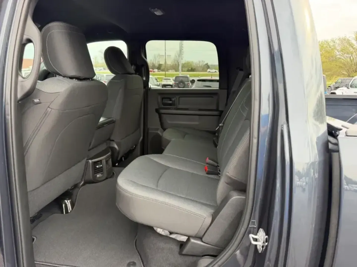 2026 /Diesel Gray/Black Cloth Ram 3500 Tradesman (3C63RRGL2TG) with an Straight 6 Turbocharged Diesel engine, 6A transmission, located at 970 Woodlawn Dr., Farmington, MO, 63640, (573) 431-7800, 37.825642, -90.468674 - Built for the kind of life that doesn't stop when the pavement ends, this 2026 Ram 3500 Tradesman is the work-and-weekend truck for Farmington drivers who haul, tow, and travel with confidence-whether you're heading out before sunrise for the jobsite, loading up for a family road trip, or pulling a - Photo#8