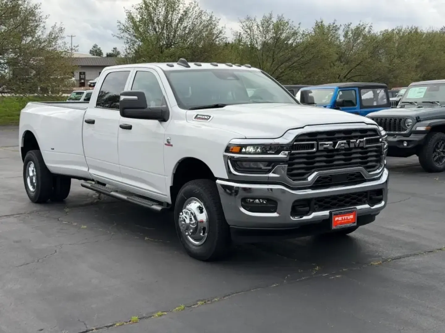 2026 /Diesel Gray/Black Cloth Ram 3500 Tradesman (3C63RRGL4TG) with an Straight 6 Turbocharged Diesel engine, 6A transmission, located at 970 Woodlawn Dr., Farmington, MO, 63640, (573) 431-7800, 37.825642, -90.468674 - Built for the kind of life where the workday doesn't end at 5 and the weekend starts with a trailer hitch, this 2026 Ram 3500 Tradesman is the heavy-duty partner for hauling, towing, and getting confidently through Missouri backroads year-round. Whether you're a contractor heading out before sunrise - Photo#0