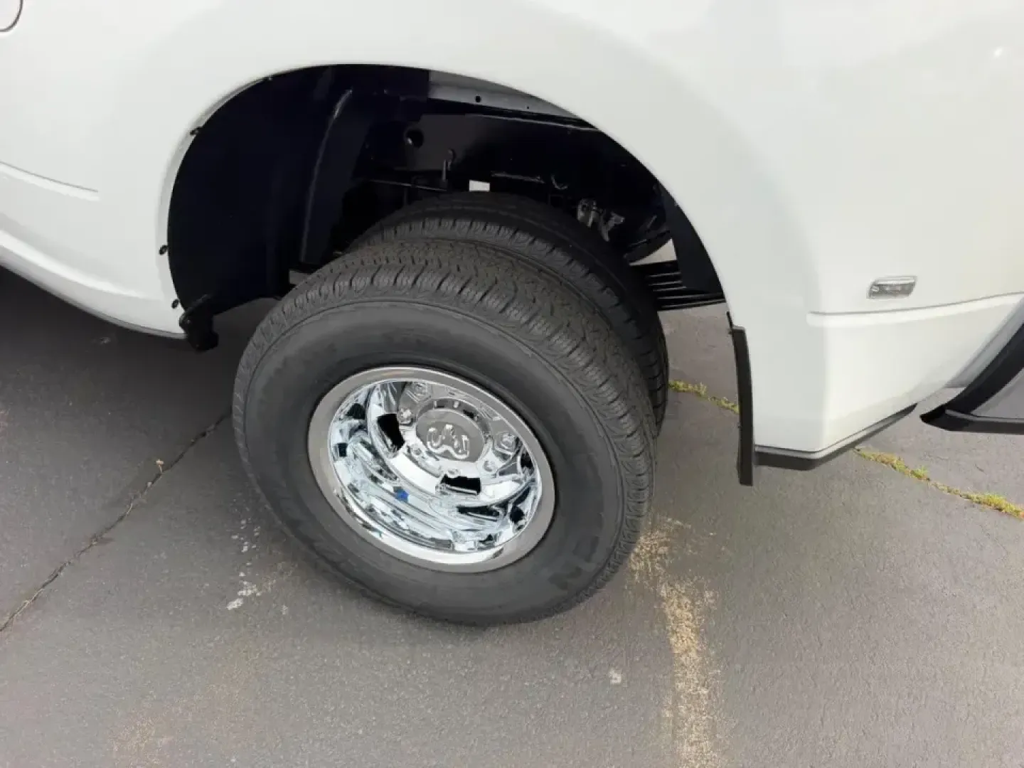 2026 /Diesel Gray/Black Cloth Ram 3500 Tradesman (3C63RRGL4TG) with an Straight 6 Turbocharged Diesel engine, 6A transmission, located at 970 Woodlawn Dr., Farmington, MO, 63640, (573) 431-7800, 37.825642, -90.468674 - Built for the kind of life where the workday doesn't end at 5 and the weekend starts with a trailer hitch, this 2026 Ram 3500 Tradesman is the heavy-duty partner for hauling, towing, and getting confidently through Missouri backroads year-round. Whether you're a contractor heading out before sunrise - Photo#5
