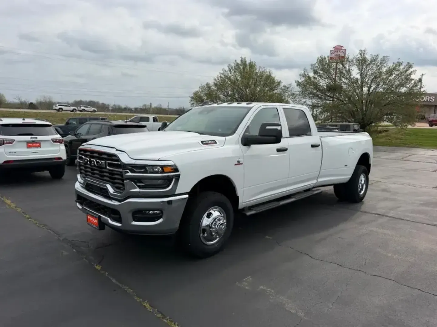 2026 /Diesel Gray/Black Cloth Ram 3500 Tradesman (3C63RRGL4TG) with an Straight 6 Turbocharged Diesel engine, 6A transmission, located at 970 Woodlawn Dr., Farmington, MO, 63640, (573) 431-7800, 37.825642, -90.468674 - Built for the kind of life where the workday doesn't end at 5 and the weekend starts with a trailer hitch, this 2026 Ram 3500 Tradesman is the heavy-duty partner for hauling, towing, and getting confidently through Missouri backroads year-round. Whether you're a contractor heading out before sunrise - Photo#6