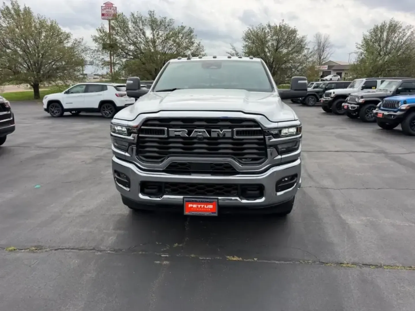 2026 /Diesel Gray/Black Cloth Ram 3500 Tradesman (3C63RRGL4TG) with an Straight 6 Turbocharged Diesel engine, 6A transmission, located at 970 Woodlawn Dr., Farmington, MO, 63640, (573) 431-7800, 37.825642, -90.468674 - Built for the kind of life where the workday doesn't end at 5 and the weekend starts with a trailer hitch, this 2026 Ram 3500 Tradesman is the heavy-duty partner for hauling, towing, and getting confidently through Missouri backroads year-round. Whether you're a contractor heading out before sunrise - Photo#7