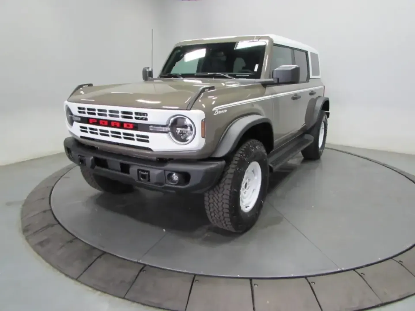 2026 Ford Bronco Heritage Edition (1FMEE4DP0TL) with an 2.7L V6 engine, located at 12836 Highway 21, De Soto, MO, 63020, (636) 337-7777, 38.151867, -90.575615 - Ready for weekends that start in De Soto and end somewhere off the map? The 2026 Ford Bronco Heritage Edition is built for Missouri backroads, campground getaways, and confident daily driving-whether you're cruising to work, loading up for a family road trip, or chasing fresh air past the hills and - Photo#2