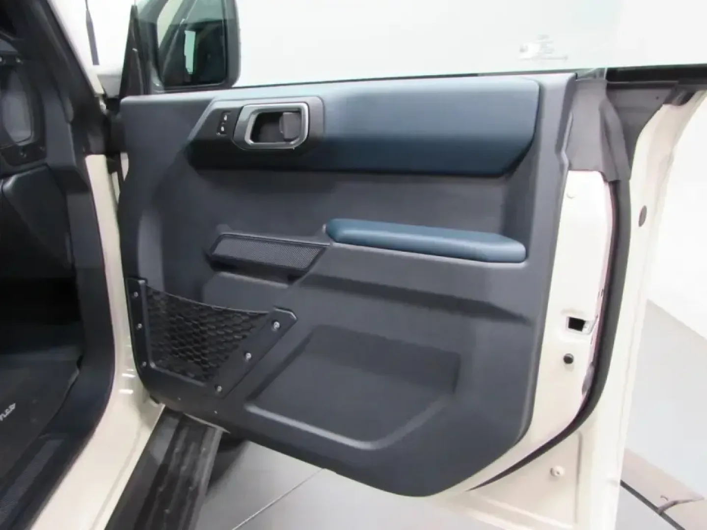 2026 Ford Bronco Heritage Edition (1FMEE4DP4TL) with an 2.7L V6 engine, located at 12836 Highway 21, De Soto, MO, 63020, (636) 337-7777, 38.151867, -90.575615 - Weekend escapes, muddy trailheads, and scenic backroads feel a lot closer when your SUV is built to turn let's go into a real plan. If your lifestyle includes exploring Mark Twain National Forest, cruising down Missouri Hwy 21, or packing up for a quick getaway after work, this **2026 Ford Bronco He - Photo#15