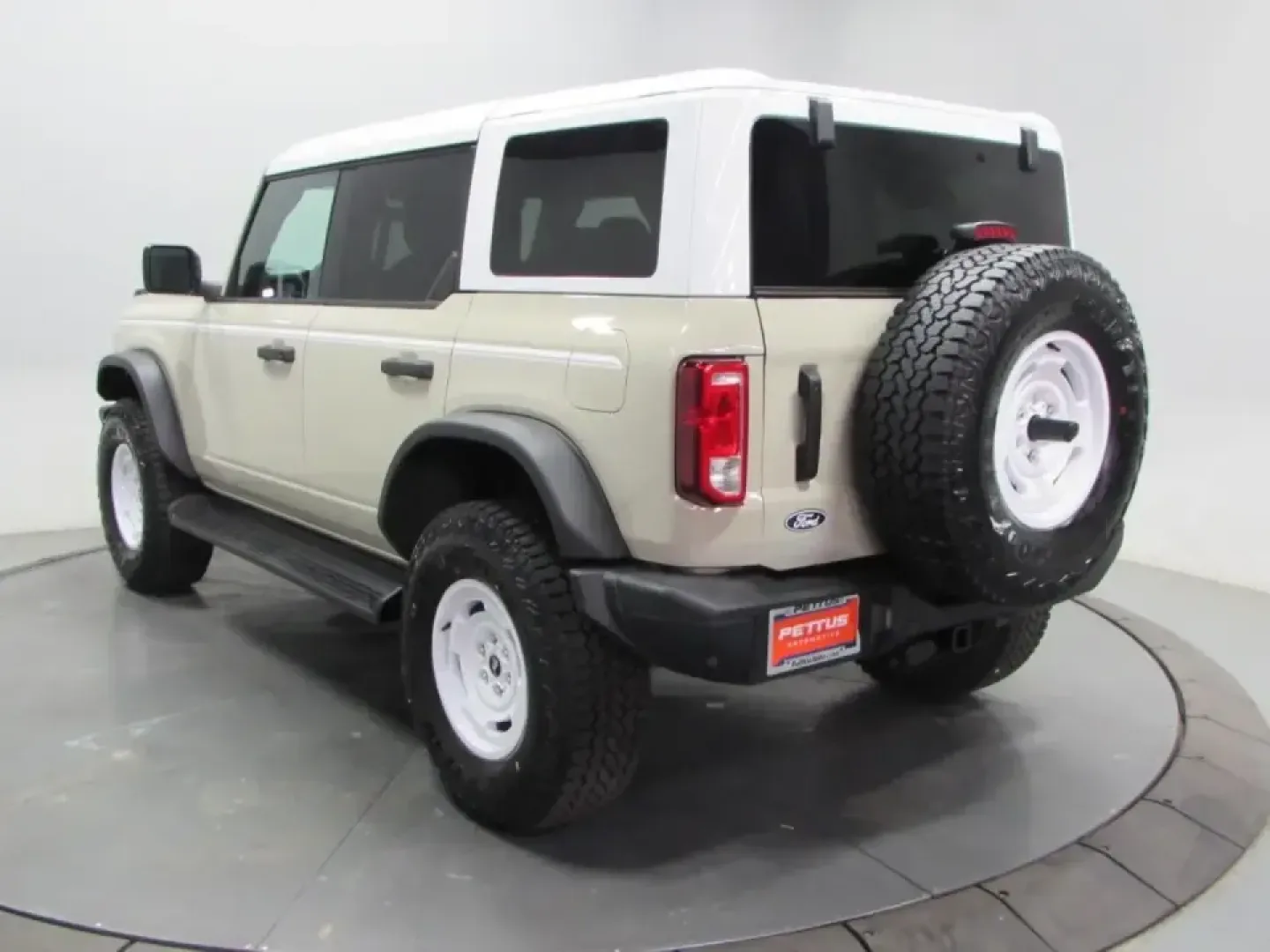 2026 Ford Bronco Heritage Edition (1FMEE4DP4TL) with an 2.7L V6 engine, located at 12836 Highway 21, De Soto, MO, 63020, (636) 337-7777, 38.151867, -90.575615 - Weekend escapes, muddy trailheads, and scenic backroads feel a lot closer when your SUV is built to turn let's go into a real plan. If your lifestyle includes exploring Mark Twain National Forest, cruising down Missouri Hwy 21, or packing up for a quick getaway after work, this **2026 Ford Bronco He - Photo#4