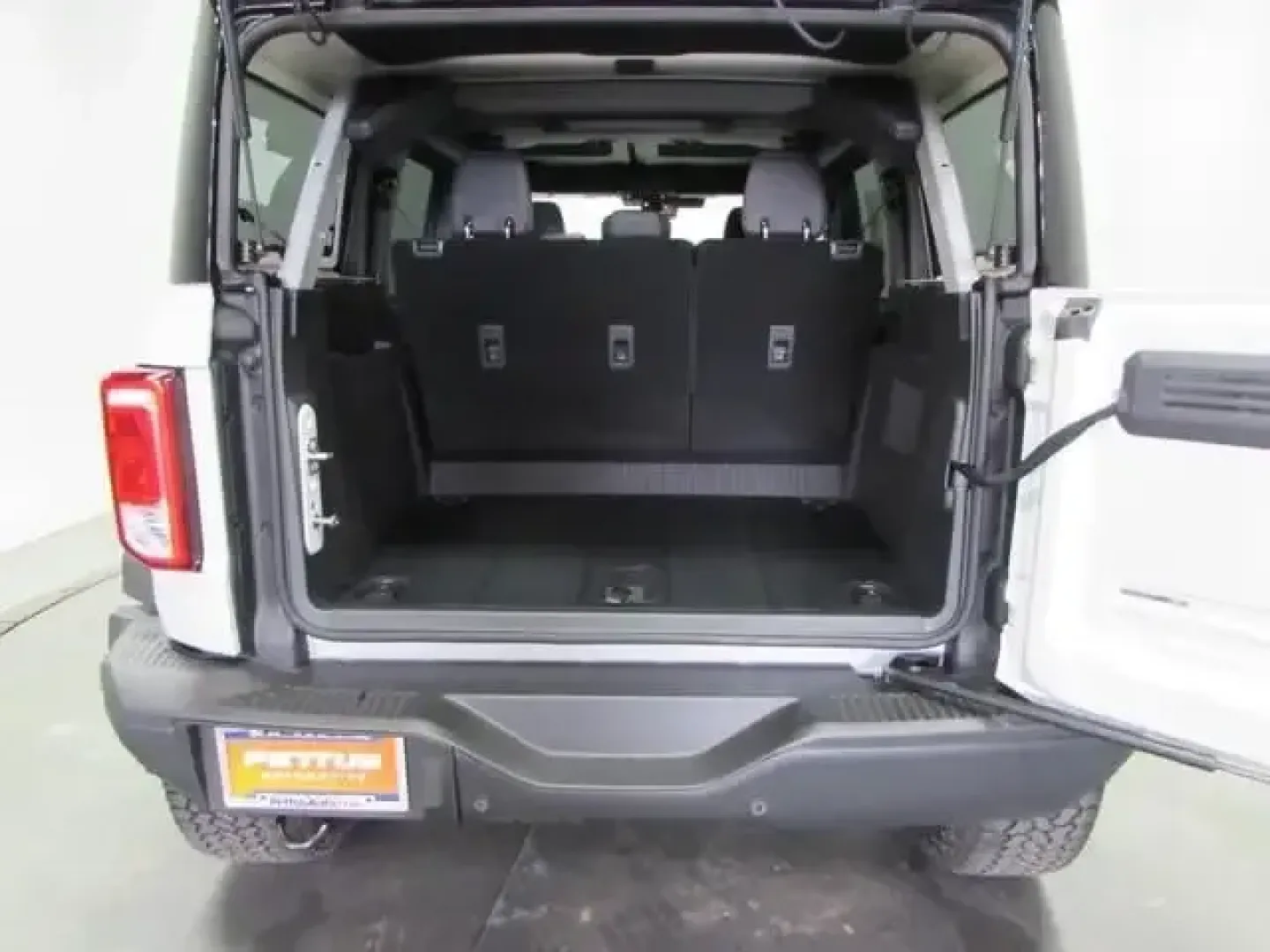 2026 Ford Bronco Big Bend (1FMEE7BH4TL) with an 2.3L EcoBoost I-4 engine, located at 12836 Highway 21, De Soto, MO, 63020, (636) 337-7777, 38.151867, -90.575615 - Weekend trail runs, river floats, and spontaneous road trips out past De Soto all feel better when your SUV is ready for the plan-and the backup plan. If your ideal lifestyle mixes daily driving with dirt-road detours, this **2026 Ford Bronco Big Bend** is built for it. With just **5 miles** on the - Photo#10