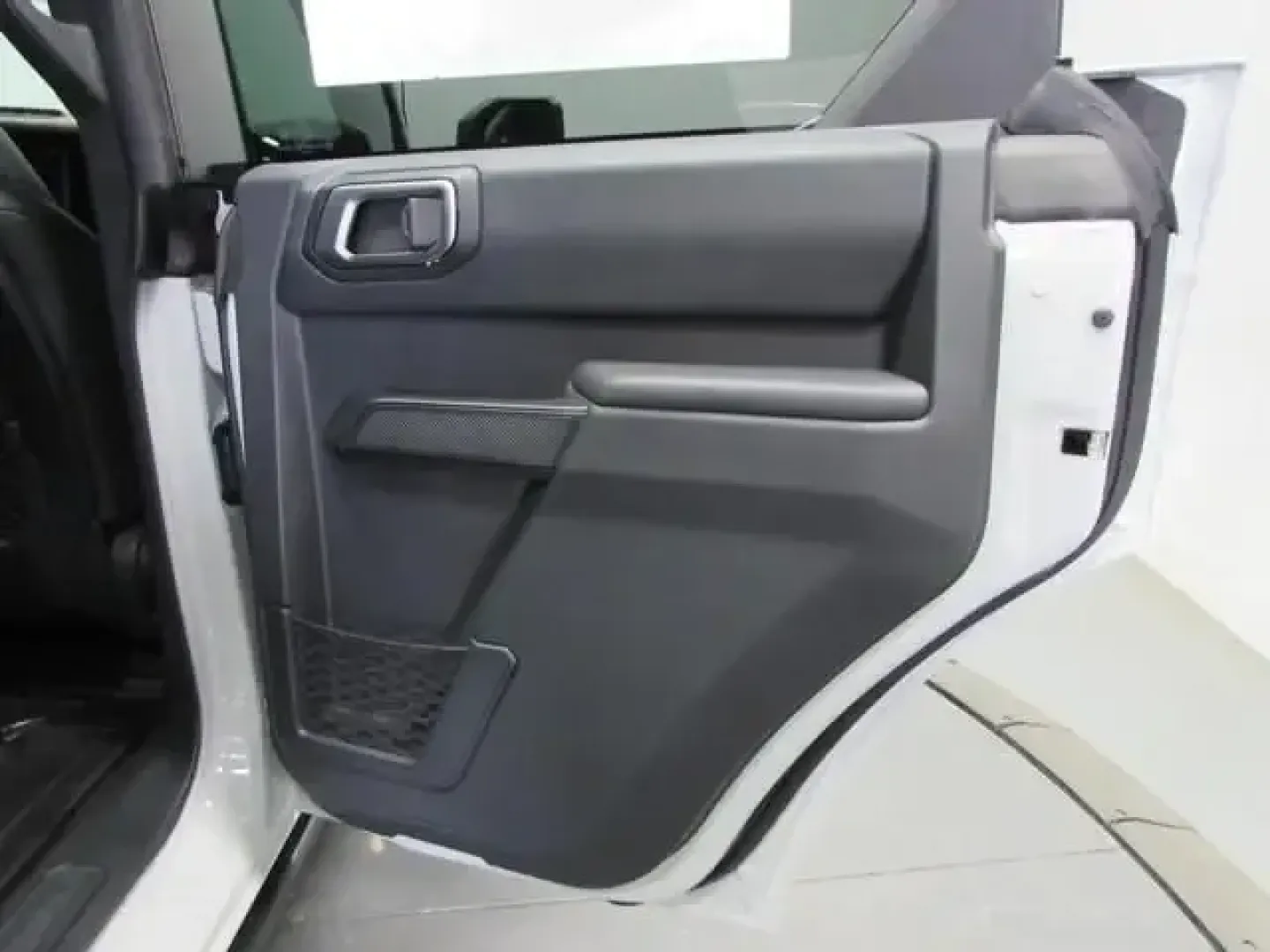 2026 Ford Bronco Big Bend (1FMEE7BH4TL) with an 2.3L EcoBoost I-4 engine, located at 12836 Highway 21, De Soto, MO, 63020, (636) 337-7777, 38.151867, -90.575615 - Weekend trail runs, river floats, and spontaneous road trips out past De Soto all feel better when your SUV is ready for the plan-and the backup plan. If your ideal lifestyle mixes daily driving with dirt-road detours, this **2026 Ford Bronco Big Bend** is built for it. With just **5 miles** on the - Photo#17