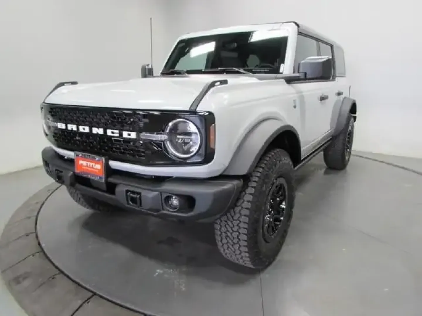 2026 Ford Bronco Big Bend (1FMEE7BH4TL) with an 2.3L EcoBoost I-4 engine, located at 12836 Highway 21, De Soto, MO, 63020, (636) 337-7777, 38.151867, -90.575615 - Weekend trail runs, river floats, and spontaneous road trips out past De Soto all feel better when your SUV is ready for the plan-and the backup plan. If your ideal lifestyle mixes daily driving with dirt-road detours, this **2026 Ford Bronco Big Bend** is built for it. With just **5 miles** on the - Photo#2