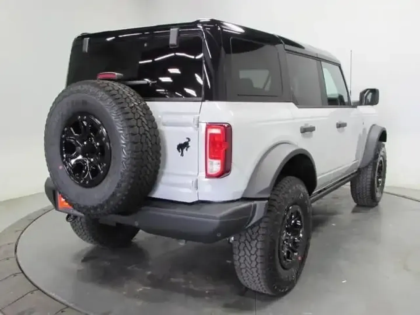 2026 Ford Bronco Big Bend (1FMEE7BH4TL) with an 2.3L EcoBoost I-4 engine, located at 12836 Highway 21, De Soto, MO, 63020, (636) 337-7777, 38.151867, -90.575615 - Weekend trail runs, river floats, and spontaneous road trips out past De Soto all feel better when your SUV is ready for the plan-and the backup plan. If your ideal lifestyle mixes daily driving with dirt-road detours, this **2026 Ford Bronco Big Bend** is built for it. With just **5 miles** on the - Photo#6