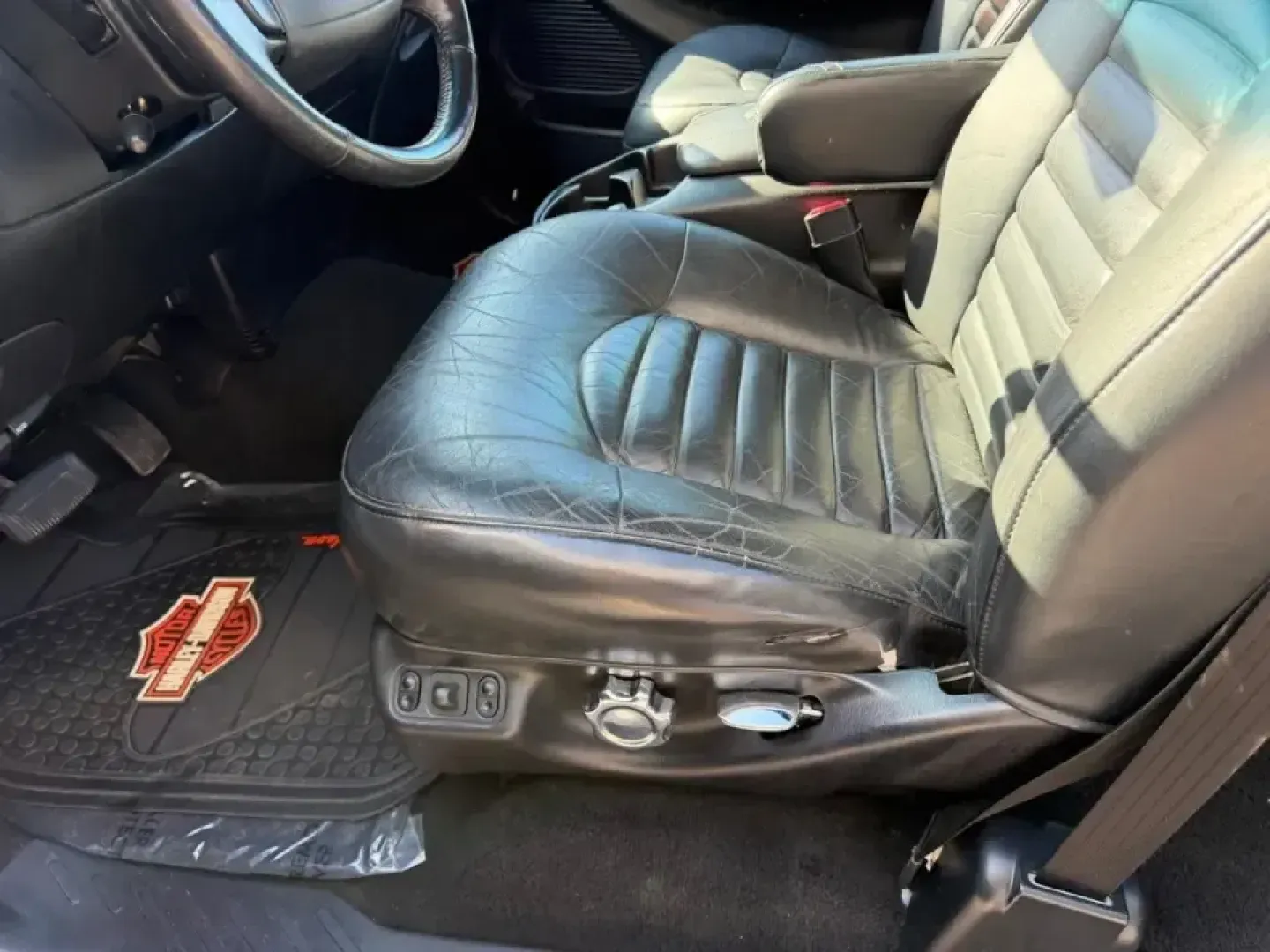 2000 /Black Leather Ford F-150 Harley-Davidson (2FTRX07L3YC) with an 5.4L engine, 4-Speed Automatic Overdrive transmission, located at 141 Commercial Dr, Fredericktown, MO, 63645, (573) 783-6432, 37.570087, -90.320648 - Own the commute, the campsite, and the weekend cruise with a truck that turns errands into an experience: this 2000 Ford F-150 Harley-Davidson Edition is built for drivers who want classic American style with real everyday usefulness. Whether you're hauling gear to a tailgate, towing a small trailer - Photo#17