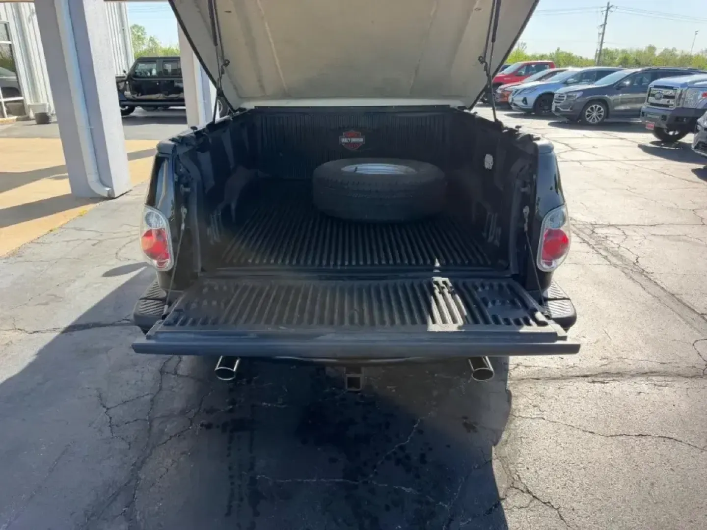 2000 /Black Leather Ford F-150 Harley-Davidson (2FTRX07L3YC) with an 5.4L engine, 4-Speed Automatic Overdrive transmission, located at 141 Commercial Dr, Fredericktown, MO, 63645, (573) 783-6432, 37.570087, -90.320648 - Own the commute, the campsite, and the weekend cruise with a truck that turns errands into an experience: this 2000 Ford F-150 Harley-Davidson Edition is built for drivers who want classic American style with real everyday usefulness. Whether you're hauling gear to a tailgate, towing a small trailer - Photo#4