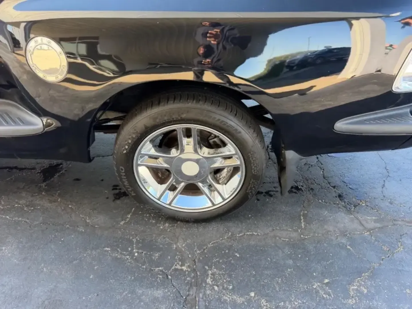 2000 /Black Leather Ford F-150 Harley-Davidson (2FTRX07L3YC) with an 5.4L engine, 4-Speed Automatic Overdrive transmission, located at 141 Commercial Dr, Fredericktown, MO, 63645, (573) 783-6432, 37.570087, -90.320648 - Own the commute, the campsite, and the weekend cruise with a truck that turns errands into an experience: this 2000 Ford F-150 Harley-Davidson Edition is built for drivers who want classic American style with real everyday usefulness. Whether you're hauling gear to a tailgate, towing a small trailer - Photo#5
