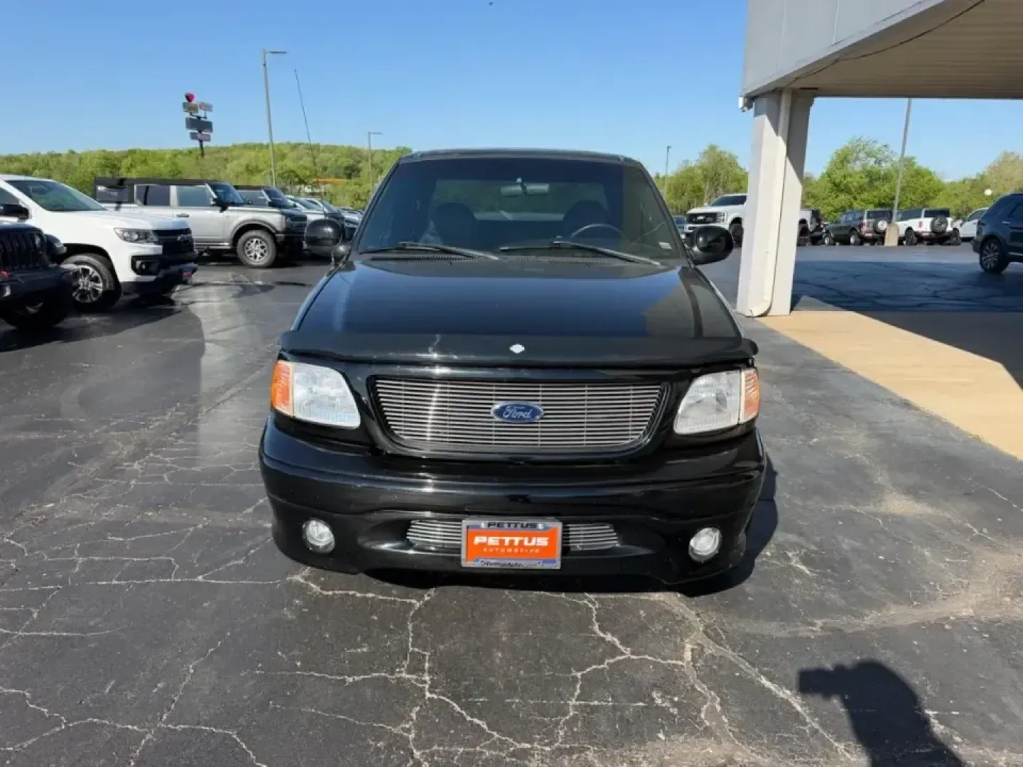 2000 /Black Leather Ford F-150 Harley-Davidson (2FTRX07L3YC) with an 5.4L engine, 4-Speed Automatic Overdrive transmission, located at 141 Commercial Dr, Fredericktown, MO, 63645, (573) 783-6432, 37.570087, -90.320648 - Own the commute, the campsite, and the weekend cruise with a truck that turns errands into an experience: this 2000 Ford F-150 Harley-Davidson Edition is built for drivers who want classic American style with real everyday usefulness. Whether you're hauling gear to a tailgate, towing a small trailer - Photo#7