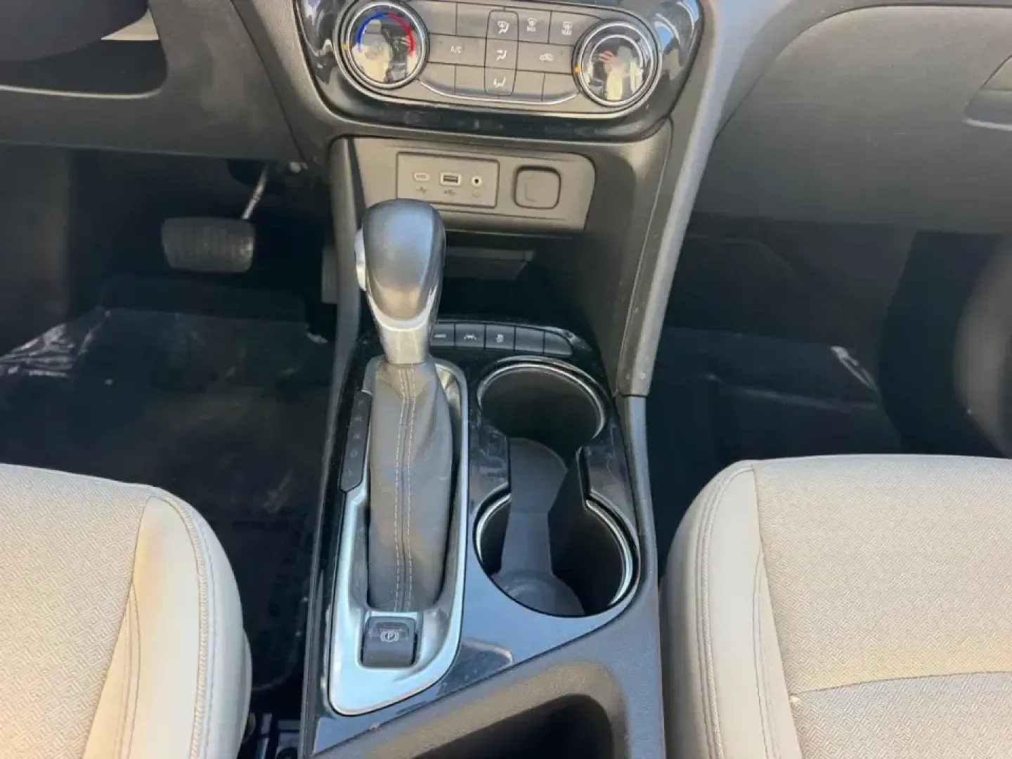 2020 /Whisper Beige with Ebony interior accents Cloth Buick Encore GX Preferred (KL4MMCSL6LB) with an ECOTEC 1.3L Turbo engine, Automatic transmission, located at 141 Commercial Dr, Fredericktown, MO, 63645, (573) 783-6432, 37.570087, -90.320648 - Whether you're juggling school drop-offs, commuting down US-67, or planning a weekend escape to Johnson's Shut-Ins, this 2020 Buick Encore GX Preferred is the kind of compact SUV that fits real-life Fredericktown, MO driving. With confident All Wheel Drive, a fuel-sipping 1.3L turbocharged engine, a - Photo#16