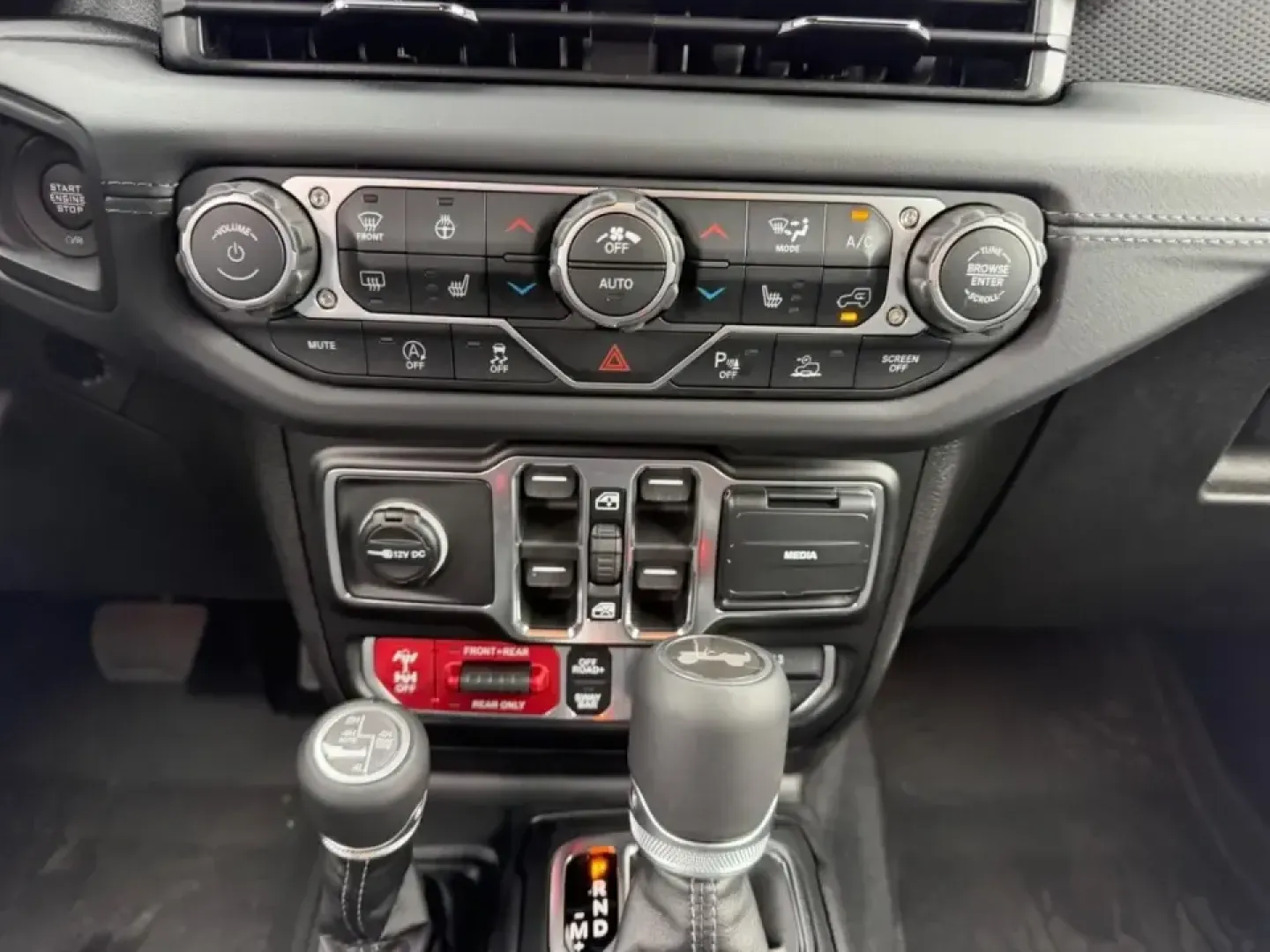 2026 /Black Leather Jeep Wrangler Rubicon X (1C4RJXFG4TW) with an 3.6L V6 engine, 6M transmission, located at 970 Woodlawn Dr., Farmington, MO, 63640, (573) 431-7800, 37.825642, -90.468674 - If your weekends revolve around trail days, river runs, and spontaneous road trips-and your weekdays still demand a comfortable, confidence-inspiring commuter-this 2026 Jeep Wrangler Rubicon is built for the lifestyle. With just 25 miles, it feels fresh off the factory line, ready to tackle Missouri - Photo#14