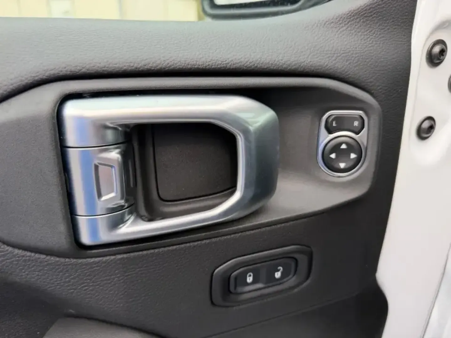2026 /Black Leather Jeep Wrangler Rubicon X (1C4RJXFG4TW) with an 3.6L V6 engine, 6M transmission, located at 970 Woodlawn Dr., Farmington, MO, 63640, (573) 431-7800, 37.825642, -90.468674 - If your weekends revolve around trail days, river runs, and spontaneous road trips-and your weekdays still demand a comfortable, confidence-inspiring commuter-this 2026 Jeep Wrangler Rubicon is built for the lifestyle. With just 25 miles, it feels fresh off the factory line, ready to tackle Missouri - Photo#17