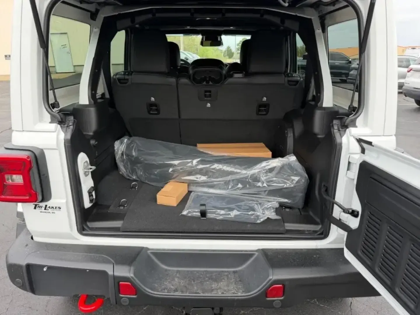 2026 /Black Leather Jeep Wrangler Rubicon X (1C4RJXFG4TW) with an 3.6L V6 engine, 6M transmission, located at 970 Woodlawn Dr., Farmington, MO, 63640, (573) 431-7800, 37.825642, -90.468674 - If your weekends revolve around trail days, river runs, and spontaneous road trips-and your weekdays still demand a comfortable, confidence-inspiring commuter-this 2026 Jeep Wrangler Rubicon is built for the lifestyle. With just 25 miles, it feels fresh off the factory line, ready to tackle Missouri - Photo#4