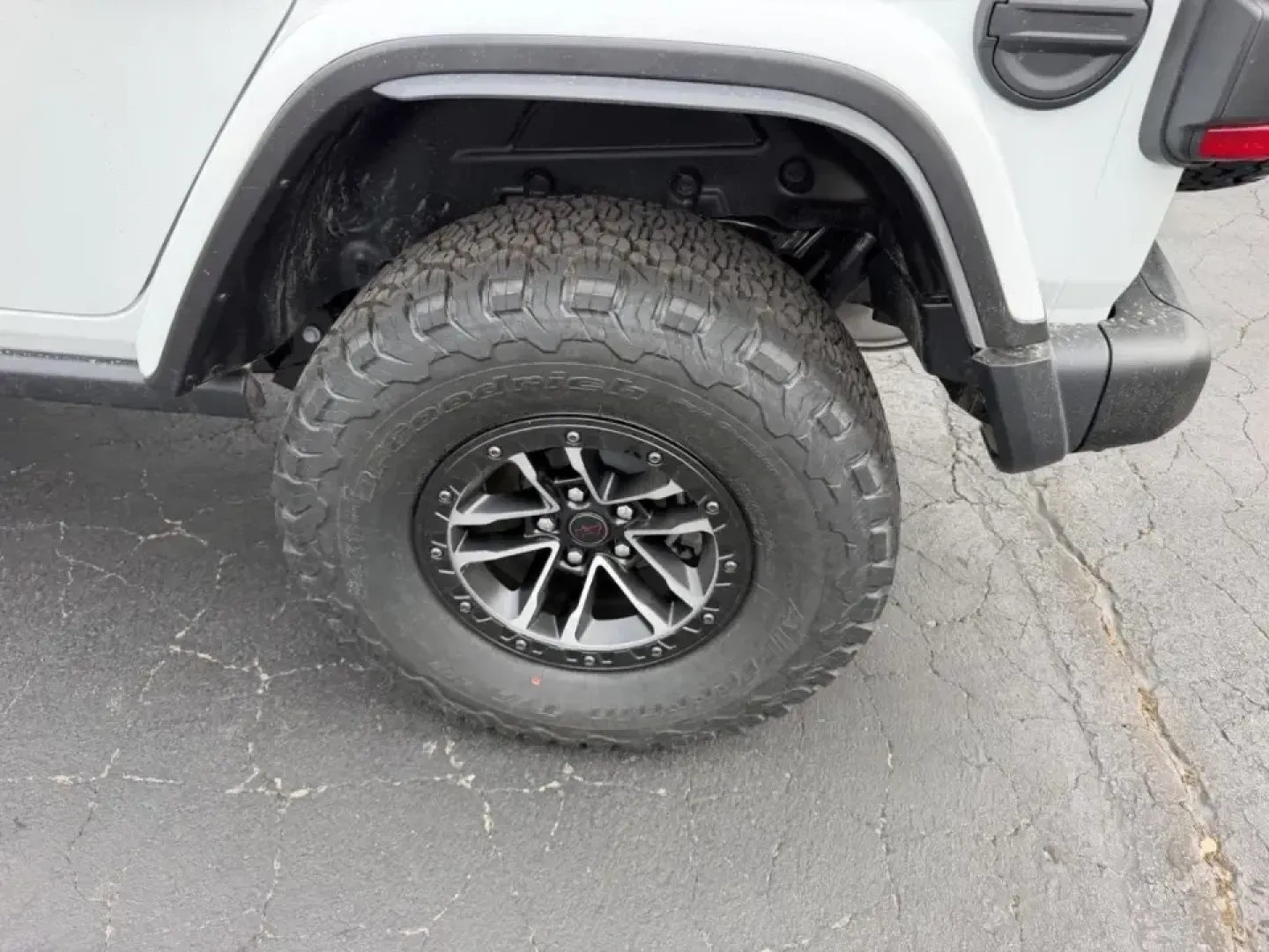 2026 /Black Leather Jeep Wrangler Rubicon X (1C4RJXFG4TW) with an 3.6L V6 engine, 6M transmission, located at 970 Woodlawn Dr., Farmington, MO, 63640, (573) 431-7800, 37.825642, -90.468674 - If your weekends revolve around trail days, river runs, and spontaneous road trips-and your weekdays still demand a comfortable, confidence-inspiring commuter-this 2026 Jeep Wrangler Rubicon is built for the lifestyle. With just 25 miles, it feels fresh off the factory line, ready to tackle Missouri - Photo#5
