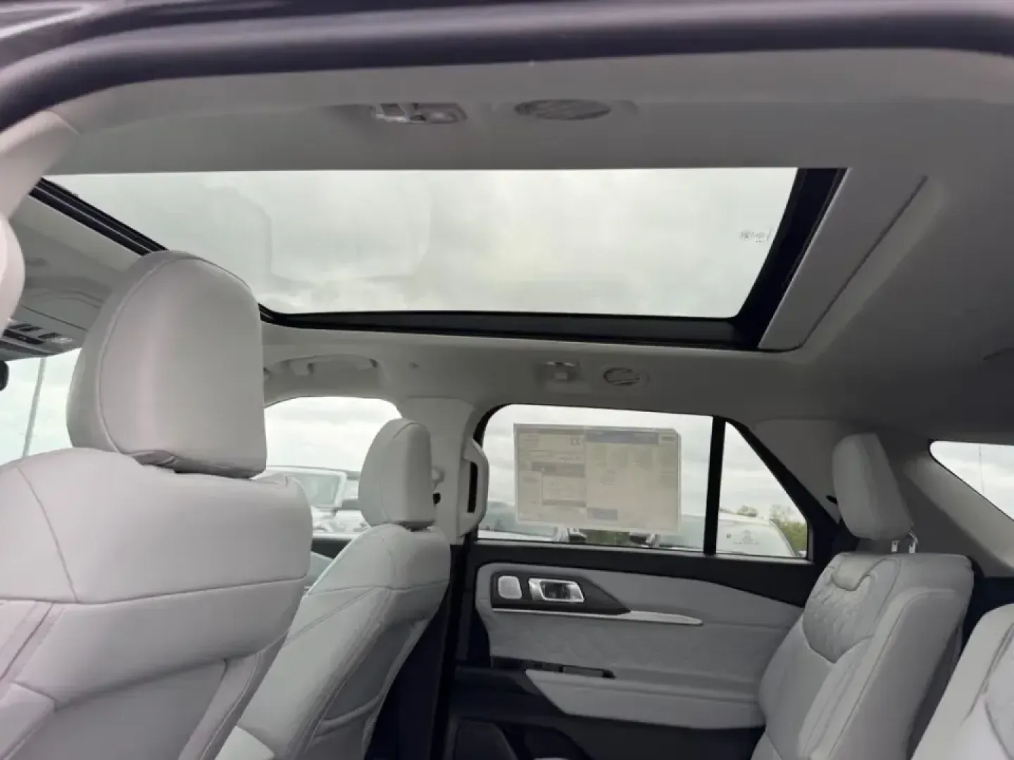 2026 /Salt Crystal/Onyx Leather Ford Explorer Platinum (1FMUK8HH1TG) with an 2.3L EcoBoost I-4 engine, Automatic transmission, located at 141 Commercial Dr, Fredericktown, MO, 63645, (573) 783-6432, 37.570087, -90.320648 - Whether you're shuttling kids to practice, commuting from the Park Hills area, or loading up for a weekend at Mark Twain National Forest, this 2026 Ford Explorer Platinum is built to make every mile feel easier-and more enjoyable. With just 4 miles on the odometer, it delivers that new-car feel with - Photo#11